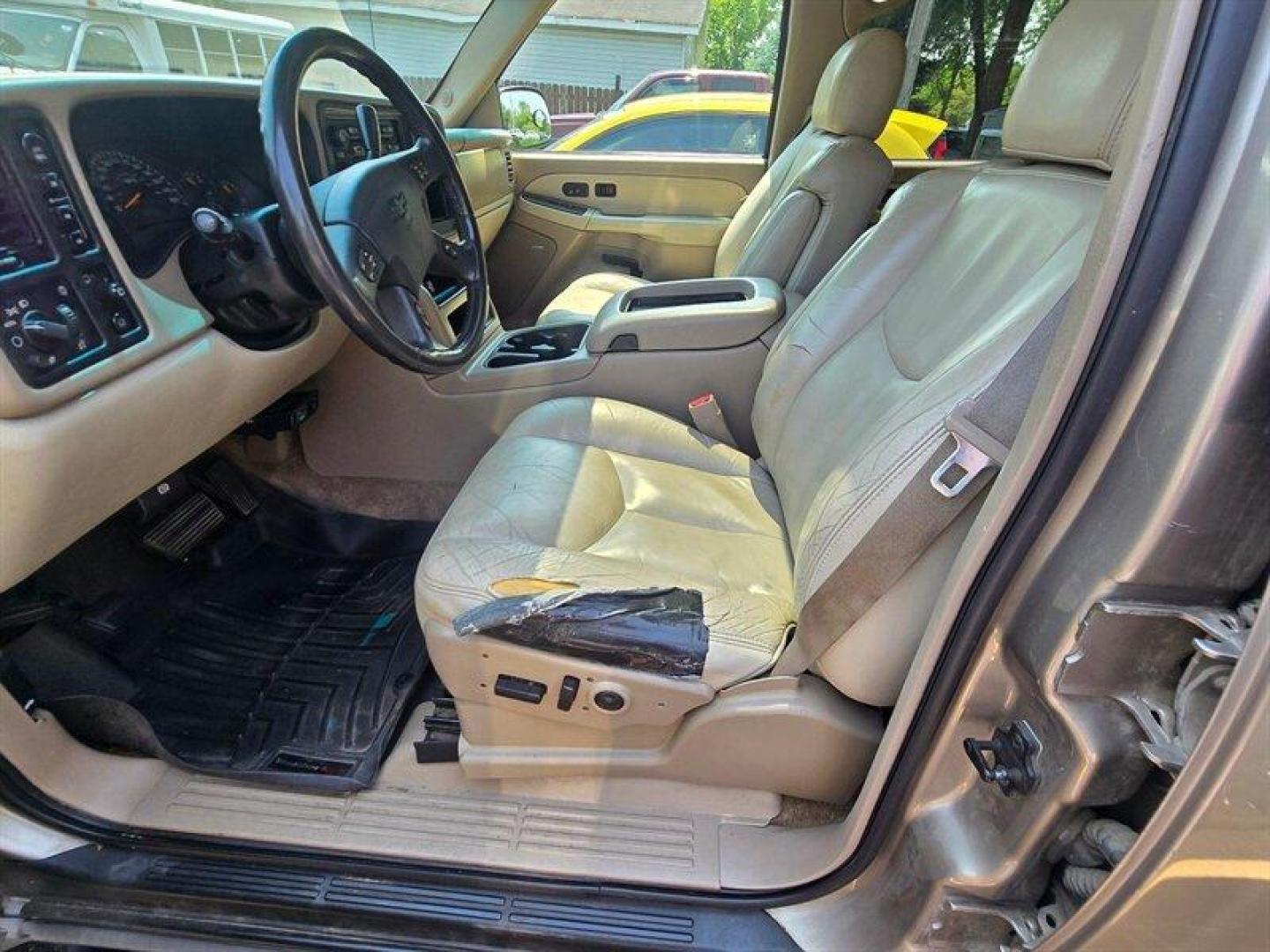 2003 Dark Gray Metallic Chevrolet Tahoe Z71 (1GNEK13Z83R) with an 5.3 engine, Automatic transmission, located at 25355 Eames Street, Channahon, IL, 60410, (815) 467-1807, 41.429108, -88.228432 - Photo#6