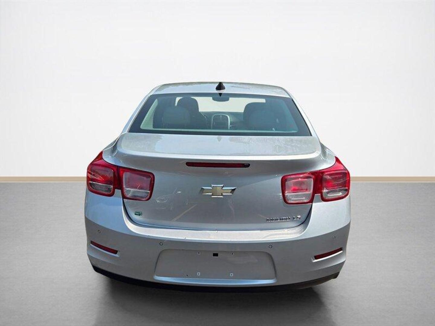 2016 Silver Ice Metallic Chevrolet Malibu Limited 1FL (1G11A5SAXGU) with an 2.5L I4 197hp 192ft. lbs. engine, Automatic transmission, located at 25355 Eames Street, Channahon, IL, 60410, (815) 467-1807, 41.429108, -88.228432 - ** TRADE IN WHOLESALE SPECIAL SOLD AS-IS, HAS BODY DAMAGE, ABS AND TRACTION LIGHT ON. ** This 2016 Chevrolet Malibu Limited 1FL comes equipped with a reliable 2.5L I4 engine that delivers 197hp and 192ft. lbs. of torque. The factory default features of this sedan include a spacious and comfortable J - Photo#4