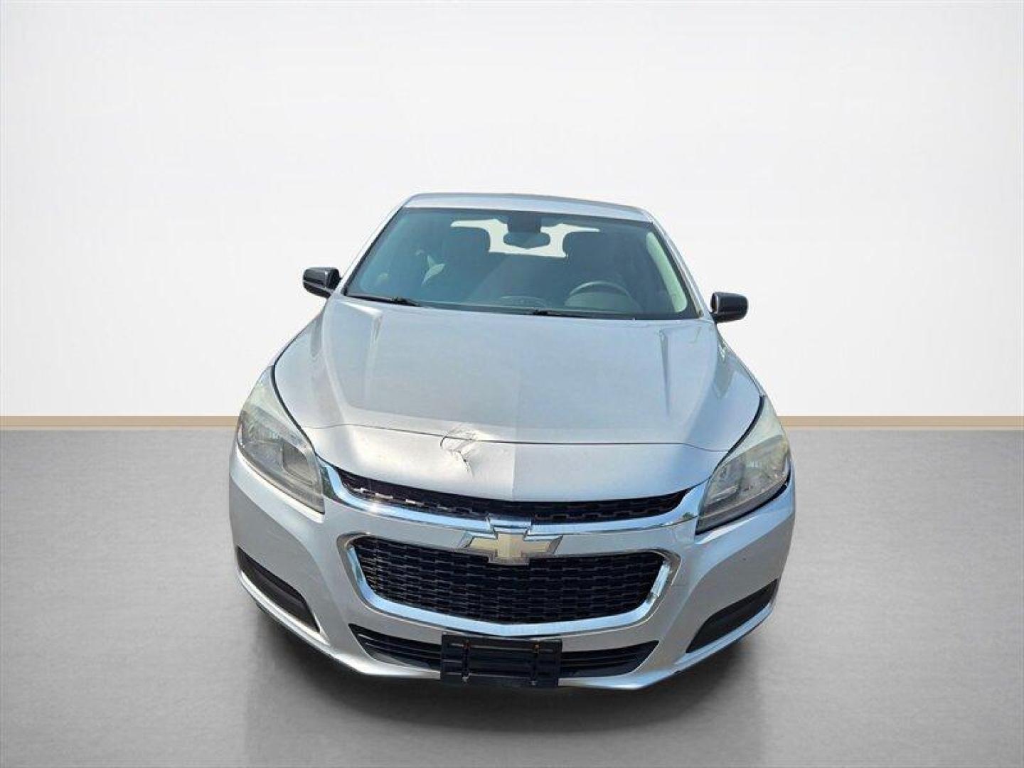 2016 Silver Ice Metallic Chevrolet Malibu Limited 1FL (1G11A5SAXGU) with an 2.5L I4 197hp 192ft. lbs. engine, Automatic transmission, located at 25355 Eames Street, Channahon, IL, 60410, (815) 467-1807, 41.429108, -88.228432 - ** TRADE IN WHOLESALE SPECIAL SOLD AS-IS, HAS BODY DAMAGE, ABS AND TRACTION LIGHT ON. ** This 2016 Chevrolet Malibu Limited 1FL comes equipped with a reliable 2.5L I4 engine that delivers 197hp and 192ft. lbs. of torque. The factory default features of this sedan include a spacious and comfortable J - Photo#8