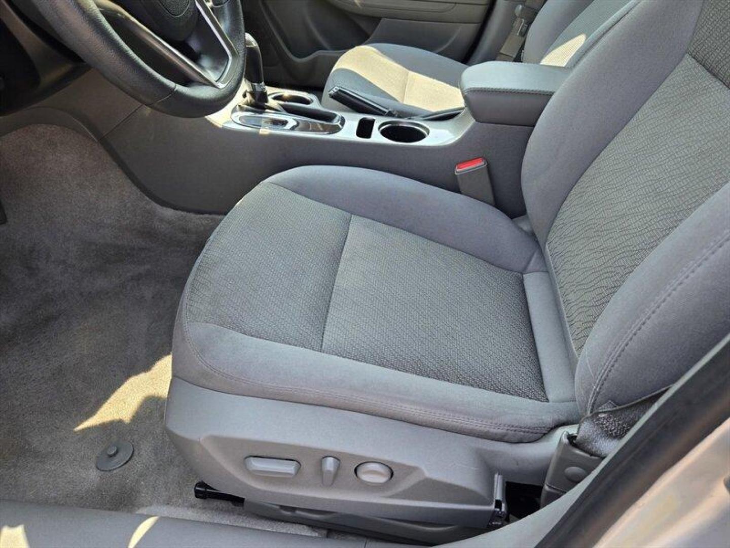 2016 Silver Ice Metallic Chevrolet Malibu Limited 1FL (1G11A5SAXGU) with an 2.5L I4 197hp 192ft. lbs. engine, Automatic transmission, located at 25355 Eames Street, Channahon, IL, 60410, (815) 467-1807, 41.429108, -88.228432 - ** TRADE IN WHOLESALE SPECIAL SOLD AS-IS, HAS BODY DAMAGE, ABS AND TRACTION LIGHT ON. ** This 2016 Chevrolet Malibu Limited 1FL comes equipped with a reliable 2.5L I4 engine that delivers 197hp and 192ft. lbs. of torque. The factory default features of this sedan include a spacious and comfortable J - Photo#9