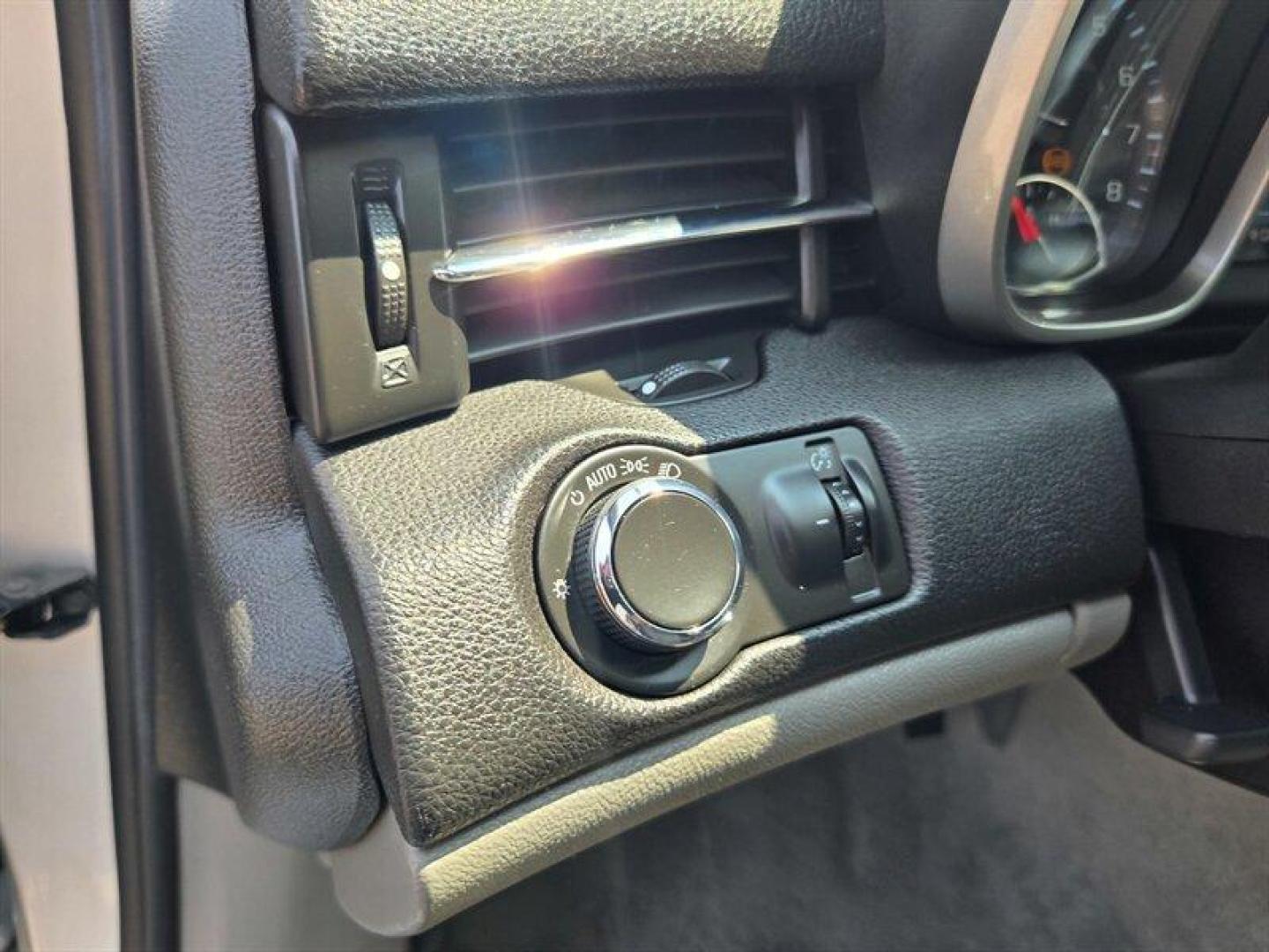 2016 Silver Ice Metallic Chevrolet Malibu Limited 1FL (1G11A5SAXGU) with an 2.5L I4 197hp 192ft. lbs. engine, Automatic transmission, located at 25355 Eames Street, Channahon, IL, 60410, (815) 467-1807, 41.429108, -88.228432 - ** TRADE IN WHOLESALE SPECIAL SOLD AS-IS, HAS BODY DAMAGE, ABS AND TRACTION LIGHT ON. ** This 2016 Chevrolet Malibu Limited 1FL comes equipped with a reliable 2.5L I4 engine that delivers 197hp and 192ft. lbs. of torque. The factory default features of this sedan include a spacious and comfortable J - Photo#11