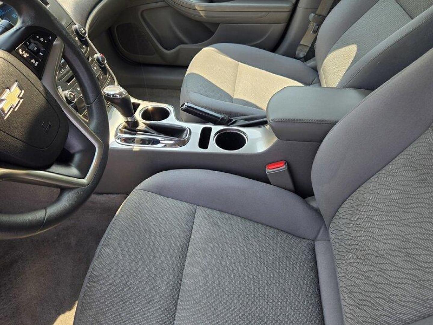 2016 Silver Ice Metallic Chevrolet Malibu Limited 1FL (1G11A5SAXGU) with an 2.5L I4 197hp 192ft. lbs. engine, Automatic transmission, located at 25355 Eames Street, Channahon, IL, 60410, (815) 467-1807, 41.429108, -88.228432 - ** TRADE IN WHOLESALE SPECIAL SOLD AS-IS, HAS BODY DAMAGE, ABS AND TRACTION LIGHT ON. ** This 2016 Chevrolet Malibu Limited 1FL comes equipped with a reliable 2.5L I4 engine that delivers 197hp and 192ft. lbs. of torque. The factory default features of this sedan include a spacious and comfortable J - Photo#13