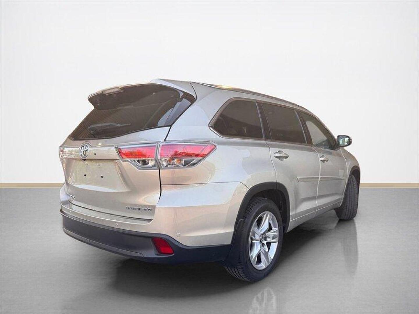 2016 Creme Brulee Mica Toyota Highlander Limited (5TDDKRFH5GS) with an 3.5L V6 270hp 248ft. lbs. engine, Automatic transmission, located at 25355 Eames Street, Channahon, IL, 60410, (815) 467-1807, 41.429108, -88.228432 - Get ready to elevate your driving experience with the stunning 2016 Toyota Highlander Limited in the elegant Creme Brulee Mica exterior color and luxurious Almond interior. Powered by a robust 3.5L V6 engine producing 270hp and 248ft. lbs. of torque, this SUV is ready to take on any adventure with s - Photo#3