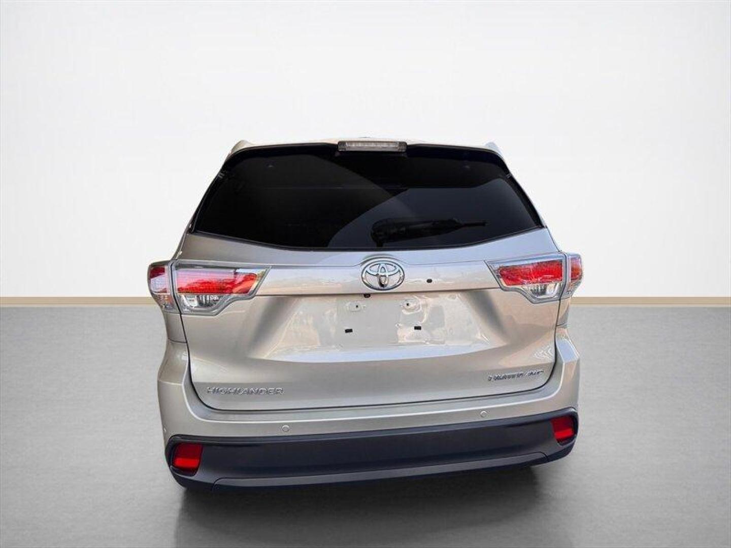 2016 Creme Brulee Mica Toyota Highlander Limited (5TDDKRFH5GS) with an 3.5L V6 270hp 248ft. lbs. engine, Automatic transmission, located at 25355 Eames Street, Channahon, IL, 60410, (815) 467-1807, 41.429108, -88.228432 - Get ready to elevate your driving experience with the stunning 2016 Toyota Highlander Limited in the elegant Creme Brulee Mica exterior color and luxurious Almond interior. Powered by a robust 3.5L V6 engine producing 270hp and 248ft. lbs. of torque, this SUV is ready to take on any adventure with s - Photo#4