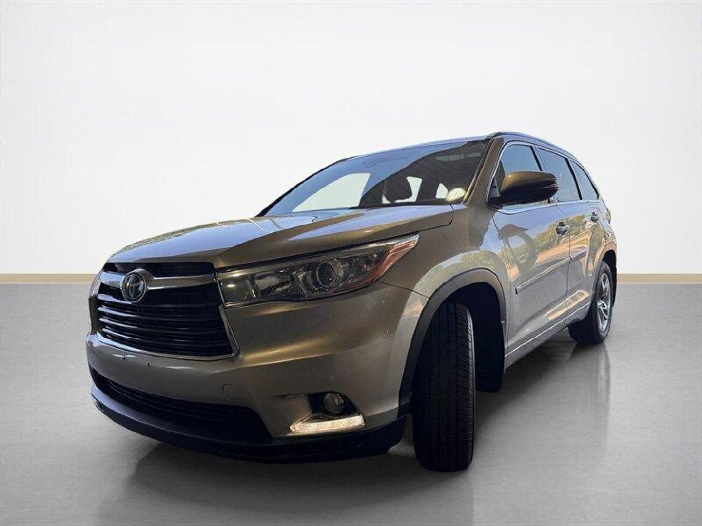 2016 Creme Brulee Mica Toyota Highlander Limited (5TDDKRFH5GS) with an 3.5L V6 270hp 248ft. lbs. engine, Automatic transmission, located at 25355 Eames Street, Channahon, IL, 60410, (815) 467-1807, 41.429108, -88.228432 - Get ready to elevate your driving experience with the stunning 2016 Toyota Highlander Limited in the elegant Creme Brulee Mica exterior color and luxurious Almond interior. Powered by a robust 3.5L V6 engine producing 270hp and 248ft. lbs. of torque, this SUV is ready to take on any adventure with s - Photo#7