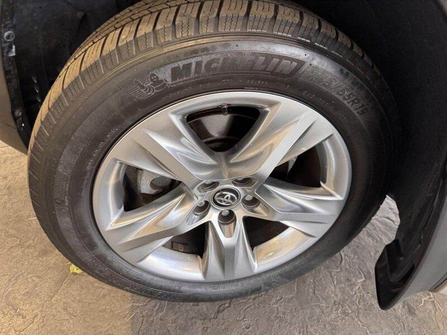 2016 Creme Brulee Mica Toyota Highlander Limited (5TDDKRFH5GS) with an 3.5L V6 270hp 248ft. lbs. engine, Automatic transmission, located at 25355 Eames Street, Channahon, IL, 60410, (815) 467-1807, 41.429108, -88.228432 - Get ready to elevate your driving experience with the stunning 2016 Toyota Highlander Limited in the elegant Creme Brulee Mica exterior color and luxurious Almond interior. Powered by a robust 3.5L V6 engine producing 270hp and 248ft. lbs. of torque, this SUV is ready to take on any adventure with s - Photo#10