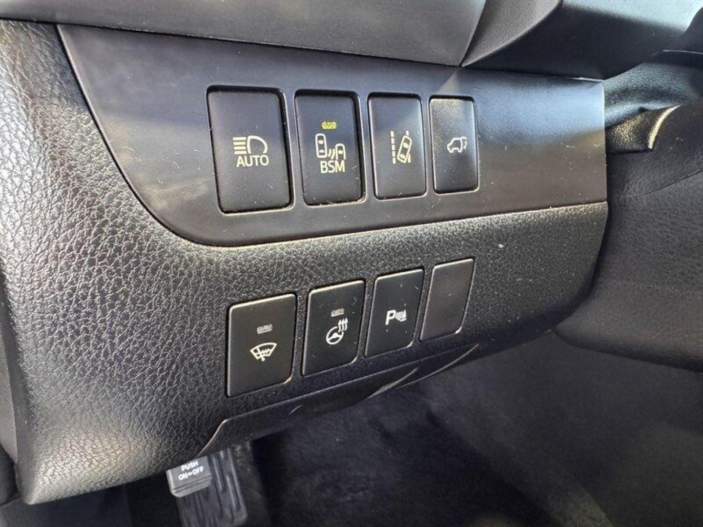 2016 Creme Brulee Mica Toyota Highlander Limited (5TDDKRFH5GS) with an 3.5L V6 270hp 248ft. lbs. engine, Automatic transmission, located at 25355 Eames Street, Channahon, IL, 60410, (815) 467-1807, 41.429108, -88.228432 - Get ready to elevate your driving experience with the stunning 2016 Toyota Highlander Limited in the elegant Creme Brulee Mica exterior color and luxurious Almond interior. Powered by a robust 3.5L V6 engine producing 270hp and 248ft. lbs. of torque, this SUV is ready to take on any adventure with s - Photo#23