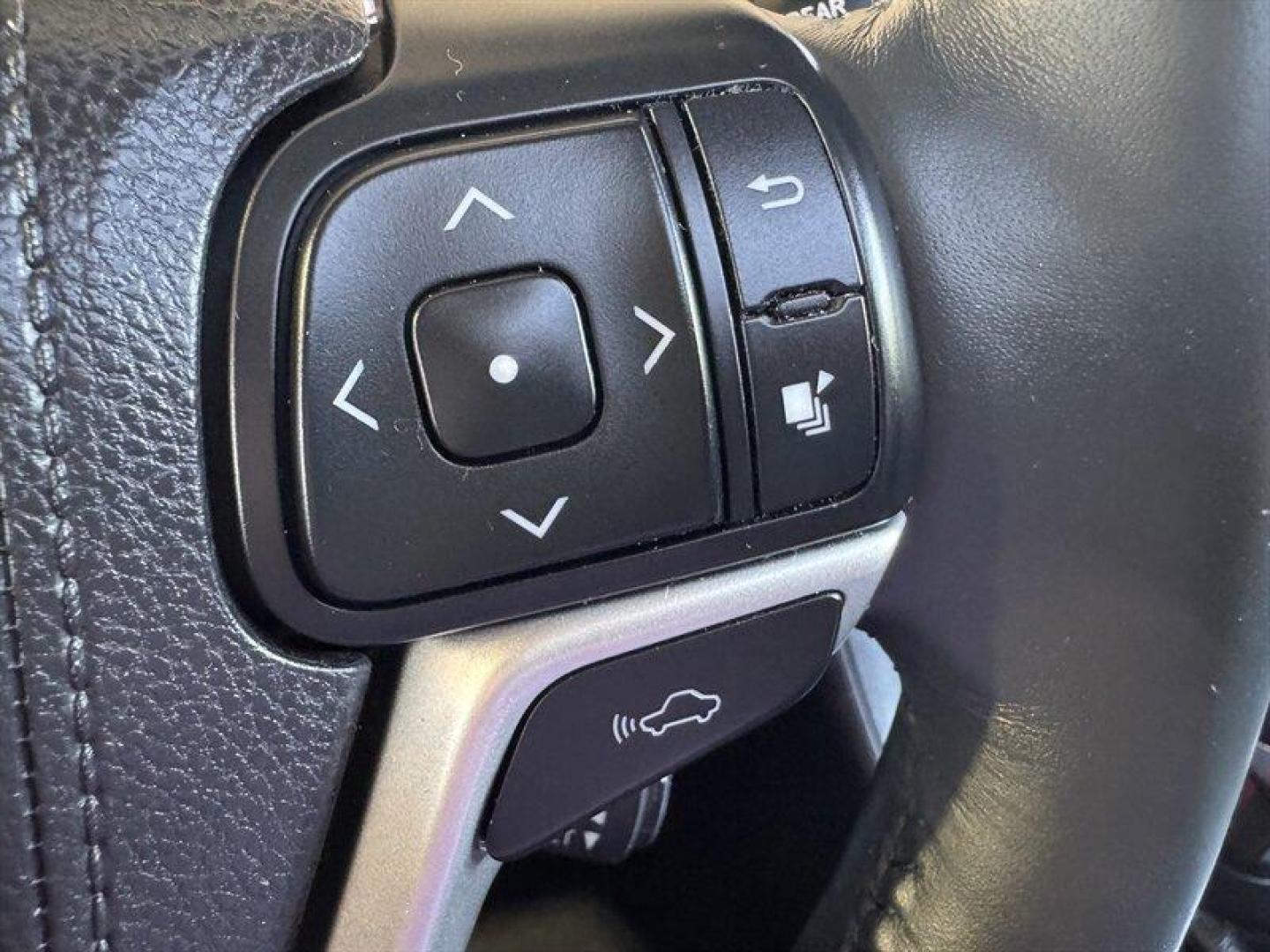 2016 Creme Brulee Mica Toyota Highlander Limited (5TDDKRFH5GS) with an 3.5L V6 270hp 248ft. lbs. engine, Automatic transmission, located at 25355 Eames Street, Channahon, IL, 60410, (815) 467-1807, 41.429108, -88.228432 - Get ready to elevate your driving experience with the stunning 2016 Toyota Highlander Limited in the elegant Creme Brulee Mica exterior color and luxurious Almond interior. Powered by a robust 3.5L V6 engine producing 270hp and 248ft. lbs. of torque, this SUV is ready to take on any adventure with s - Photo#32