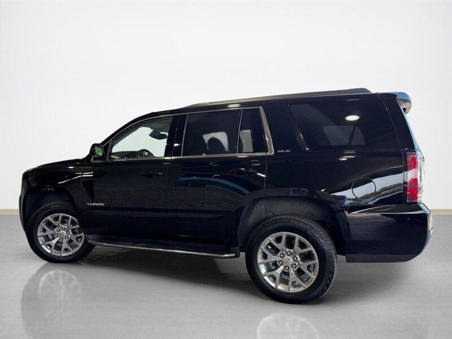 2017 Onyx Black GMC Yukon SLE (1GKS2AKC9HR) with an EcoTec3 5.3L Flex Fuel V8 355hp 383ft. lbs. engine, Automatic transmission, located at 25355 Eames Street, Channahon, IL, 60410, (815) 467-1807, 41.429108, -88.228432 - Behold the 2017 GMC Yukon SLE, a beast on wheels ready to conquer the roads with its EcoTec3 5.3L Flex Fuel V8 engine, pumping out a mighty 355hp and 383ft. lbs. of torque. This bad boy comes in sleek Black on the outside, matching its bold and luxurious Black interior. Straight outta the factory, - Photo#6