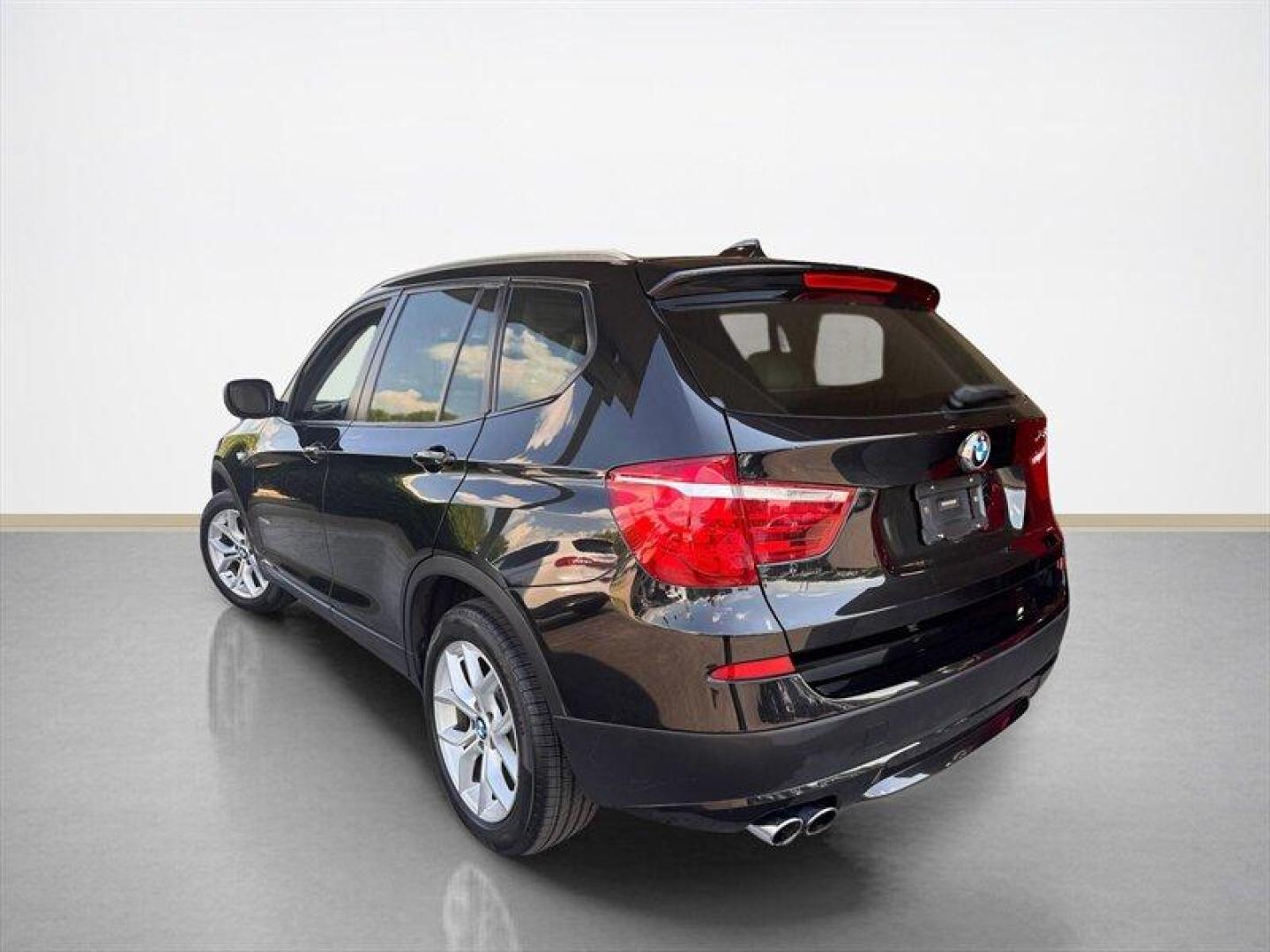 2013 Black Sapphire Metallic BMW X3 xDrive28i (5UXWX9C59D0) with an 2.0L Turbo I4 240hp 260ft. lbs. engine, Automatic transmission, located at 25355 Eames Street, Channahon, IL, 60410, (815) 467-1807, 41.429108, -88.228432 - Introducing the stylish and powerful 2013 BMW X3 xDrive28i! This beauty is equipped with a 2.0L Turbo I4 engine that delivers an impressive 240hp and 260ft. lbs. of torque, giving you the perfect balance of performance and efficiency. Step inside this luxurious SUV and you'll find a host of factory - Photo#4