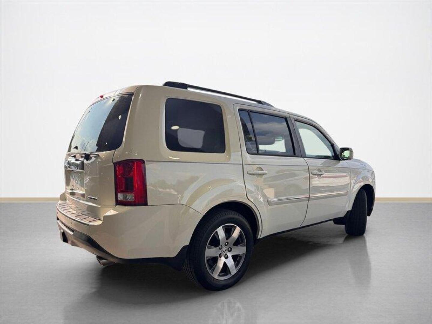 2014 White Diamond Pearl Honda Pilot Touring (5FNYF4H97EB) with an 3.5L V6 250hp 253ft. lbs. engine, Automatic transmission, located at 25355 Eames Street, Channahon, IL, 60410, (815) 467-1807, 41.429108, -88.228432 - Get behind the wheel of this powerhouse - the 2014 Honda Pilot Touring in White Diamond Pearl. With a commanding 3.5L V6 engine delivering an impressive 250hp and 253ft. lbs. of torque, you'll feel the thrill of the road like never before. The sleek exterior is beautifully complemented by the luxuri - Photo#2