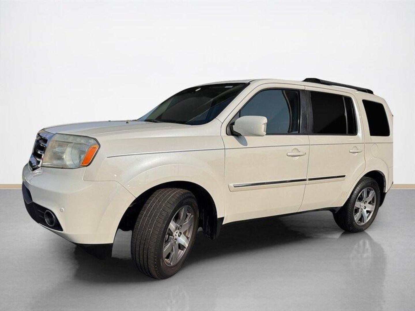 2014 White Diamond Pearl Honda Pilot Touring (5FNYF4H97EB) with an 3.5L V6 250hp 253ft. lbs. engine, Automatic transmission, located at 25355 Eames Street, Channahon, IL, 60410, (815) 467-1807, 41.429108, -88.228432 - Get behind the wheel of this powerhouse - the 2014 Honda Pilot Touring in White Diamond Pearl. With a commanding 3.5L V6 engine delivering an impressive 250hp and 253ft. lbs. of torque, you'll feel the thrill of the road like never before. The sleek exterior is beautifully complemented by the luxuri - Photo#6