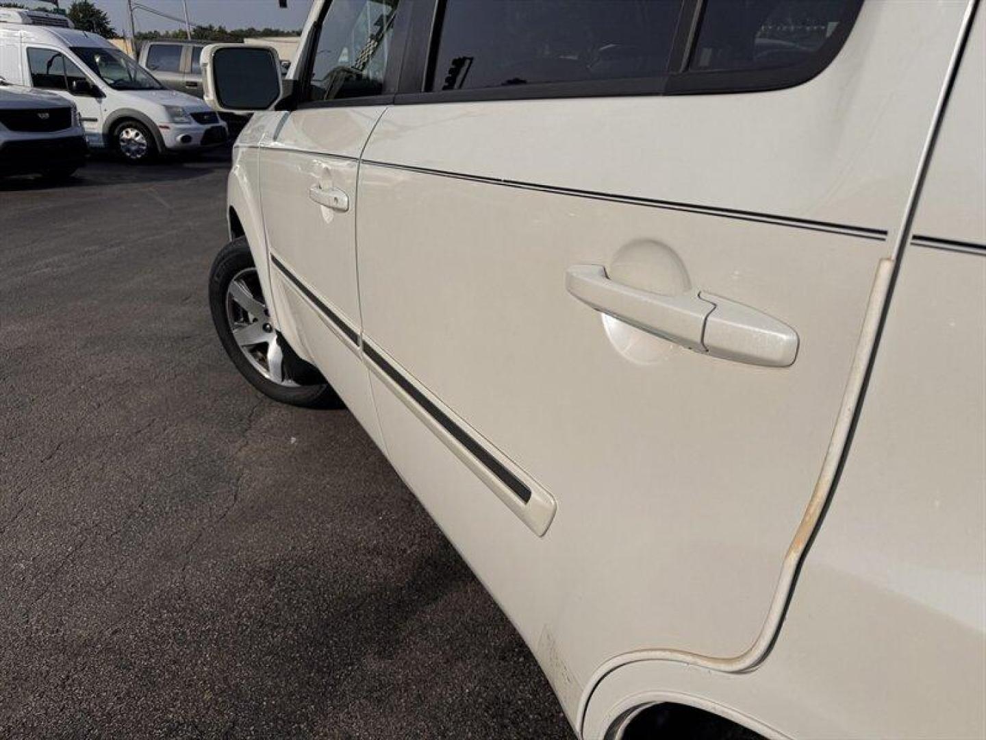 2014 White Diamond Pearl Honda Pilot Touring (5FNYF4H97EB) with an 3.5L V6 250hp 253ft. lbs. engine, Automatic transmission, located at 25355 Eames Street, Channahon, IL, 60410, (815) 467-1807, 41.429108, -88.228432 - Get behind the wheel of this powerhouse - the 2014 Honda Pilot Touring in White Diamond Pearl. With a commanding 3.5L V6 engine delivering an impressive 250hp and 253ft. lbs. of torque, you'll feel the thrill of the road like never before. The sleek exterior is beautifully complemented by the luxuri - Photo#9