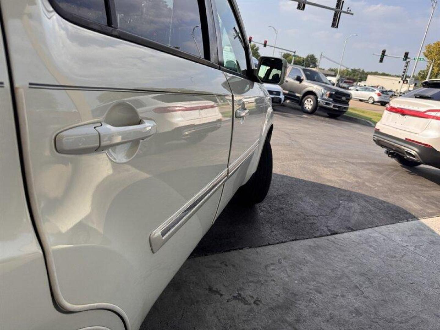 2014 White Diamond Pearl Honda Pilot Touring (5FNYF4H97EB) with an 3.5L V6 250hp 253ft. lbs. engine, Automatic transmission, located at 25355 Eames Street, Channahon, IL, 60410, (815) 467-1807, 41.429108, -88.228432 - Get behind the wheel of this powerhouse - the 2014 Honda Pilot Touring in White Diamond Pearl. With a commanding 3.5L V6 engine delivering an impressive 250hp and 253ft. lbs. of torque, you'll feel the thrill of the road like never before. The sleek exterior is beautifully complemented by the luxuri - Photo#10