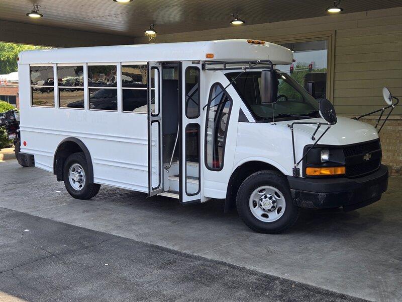photo of 2008 Chevrolet Express 15 Passenger Bus 