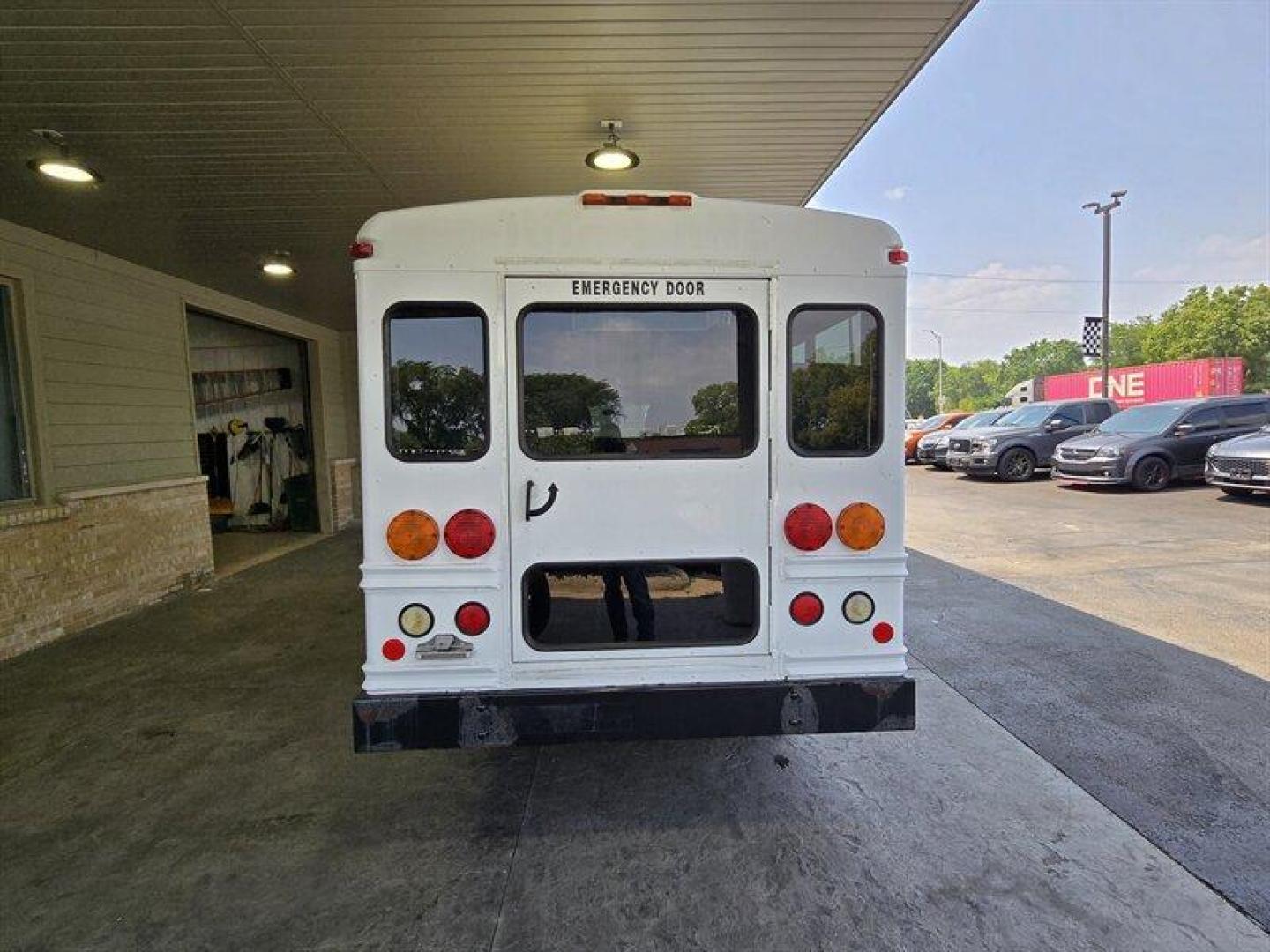 2008 White Chevrolet Express Work Van Cutaway (1GBHG31CX81) with an 4.8 engine, Automatic transmission, located at 25355 Eames Street, Channahon, IL, 60410, (815) 467-1807, 41.429108, -88.228432 - This 2008 Chevrolet Express Bus is a reliable and spacious vehicle with low mileage, averaging less than 3,000 miles per year. As a factory default, this bus comes equipped with a powerful V8 engine that provides smooth acceleration and excellent towing capabilities. The interior features comfortabl - Photo#3