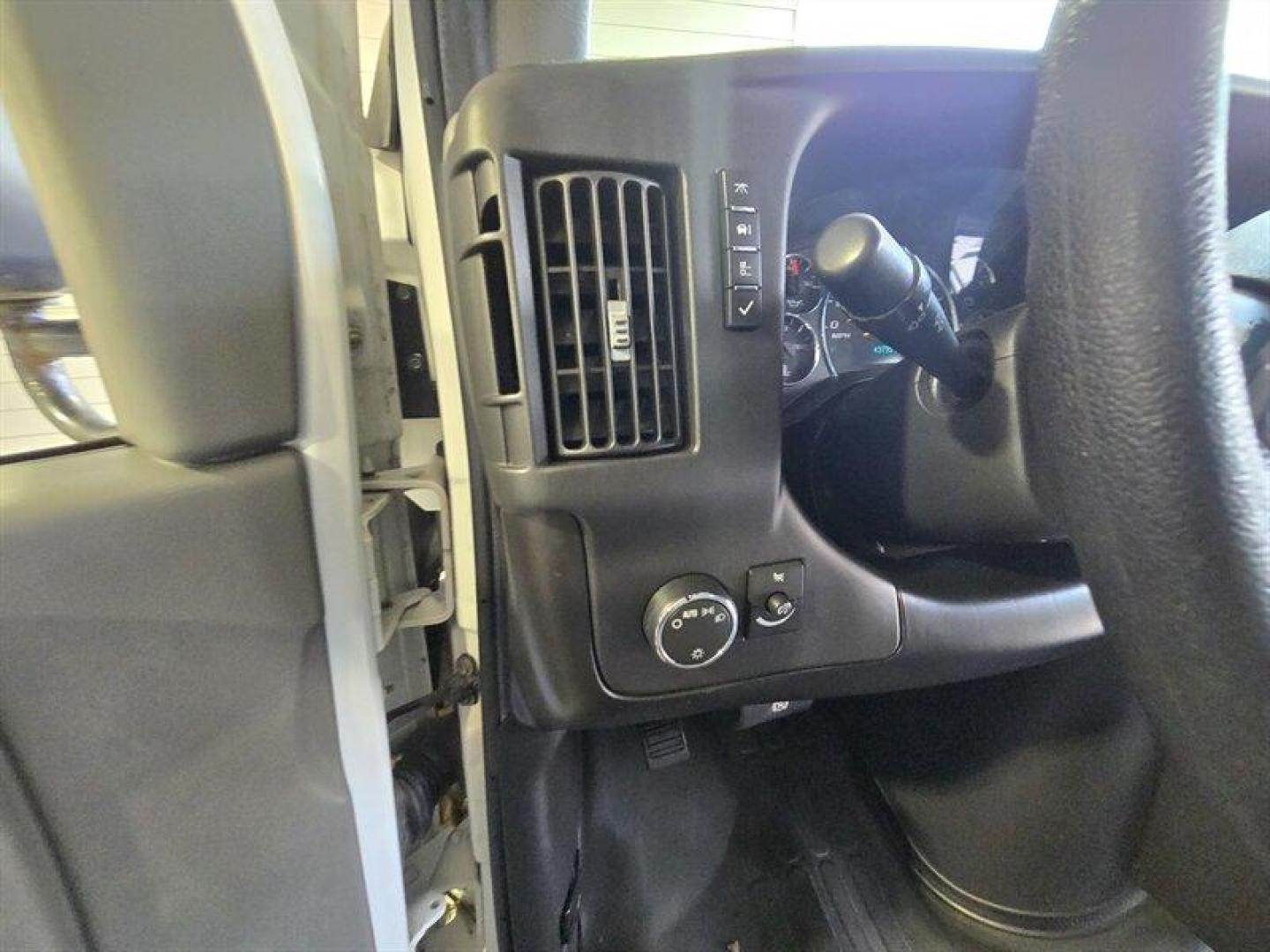 2008 White Chevrolet Express Work Van Cutaway (1GBHG31CX81) with an 4.8 engine, Automatic transmission, located at 25355 Eames Street, Channahon, IL, 60410, (815) 467-1807, 41.429108, -88.228432 - This 2008 Chevrolet Express Bus is a reliable and spacious vehicle with low mileage, averaging less than 3,000 miles per year. As a factory default, this bus comes equipped with a powerful V8 engine that provides smooth acceleration and excellent towing capabilities. The interior features comfortabl - Photo#11