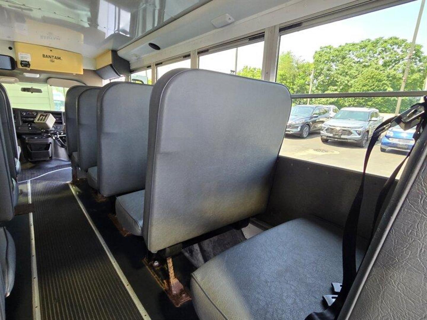 2008 White Chevrolet Express Work Van Cutaway (1GBHG31CX81) with an 4.8 engine, Automatic transmission, located at 25355 Eames Street, Channahon, IL, 60410, (815) 467-1807, 41.429108, -88.228432 - This 2008 Chevrolet Express Bus is a reliable and spacious vehicle with low mileage, averaging less than 3,000 miles per year. As a factory default, this bus comes equipped with a powerful V8 engine that provides smooth acceleration and excellent towing capabilities. The interior features comfortabl - Photo#17