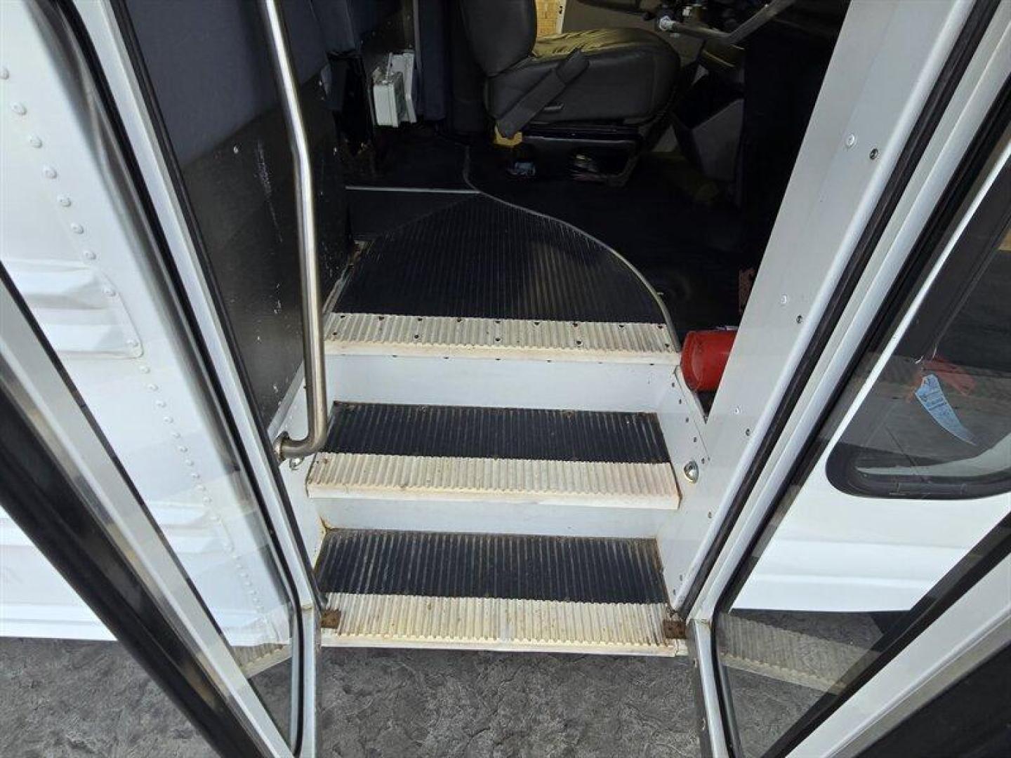 2008 White Chevrolet Express Work Van Cutaway (1GBHG31CX81) with an 4.8 engine, Automatic transmission, located at 25355 Eames Street, Channahon, IL, 60410, (815) 467-1807, 41.429108, -88.228432 - This 2008 Chevrolet Express Bus is a reliable and spacious vehicle with low mileage, averaging less than 3,000 miles per year. As a factory default, this bus comes equipped with a powerful V8 engine that provides smooth acceleration and excellent towing capabilities. The interior features comfortabl - Photo#20