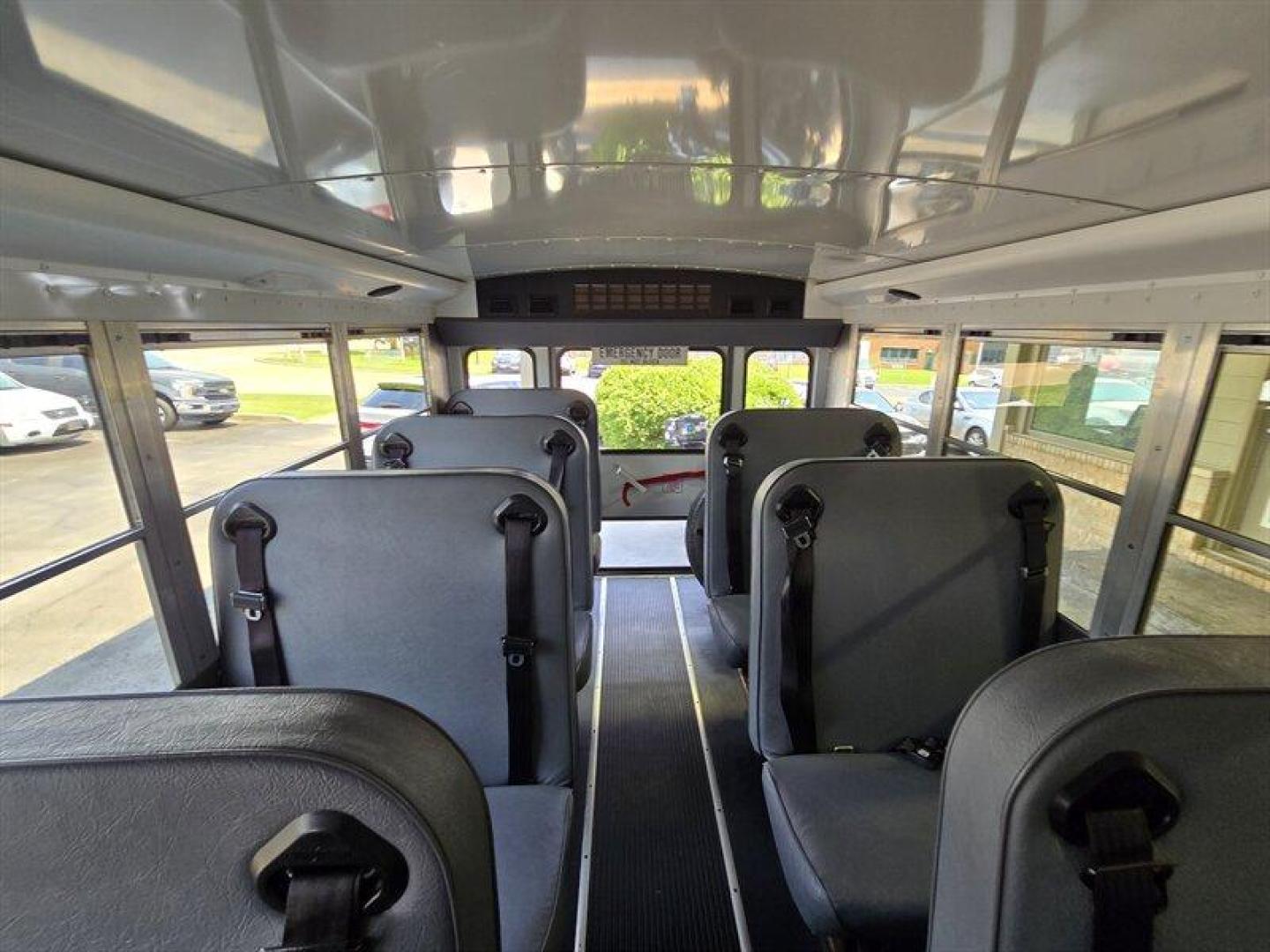 2008 White Chevrolet Express Work Van Cutaway (1GBHG31CX81) with an 4.8 engine, Automatic transmission, located at 25355 Eames Street, Channahon, IL, 60410, (815) 467-1807, 41.429108, -88.228432 - This 2008 Chevrolet Express Bus is a reliable and spacious vehicle with low mileage, averaging less than 3,000 miles per year. As a factory default, this bus comes equipped with a powerful V8 engine that provides smooth acceleration and excellent towing capabilities. The interior features comfortabl - Photo#24