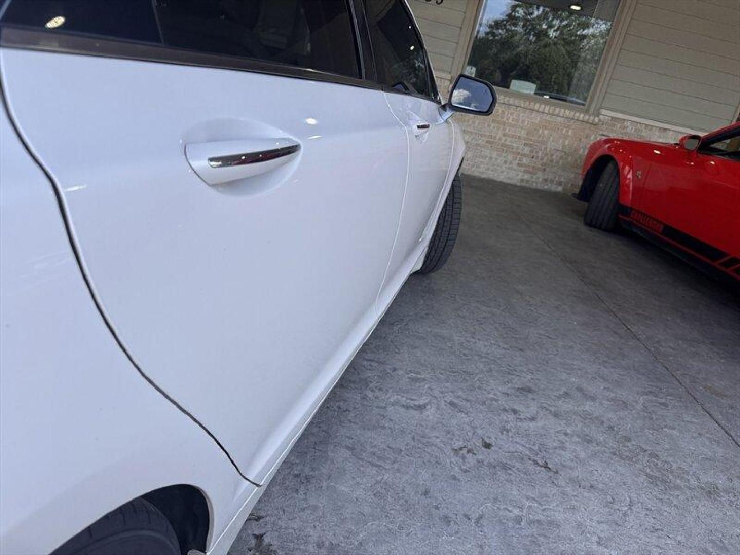2019 White Platinum Tri-Coat Lincoln MKZ Hybrid Hybrid Reserve (3LN6L5MU2KR) with an 2.0 engine, Automatic transmission, located at 25355 Eames Street, Channahon, IL, 60410, (815) 467-1807, 41.429108, -88.228432 - Introducing the sophisticated and eco-friendly 2019 Lincoln MKZ Hybrid Reserve II. Equipped with a powerful 2.0-liter engine, this luxury sedan offers a seamless blend of performance and efficiency. The factory default features of the Lincoln MKZ Hybrid Reserve II are designed to elevate your drivi - Photo#9