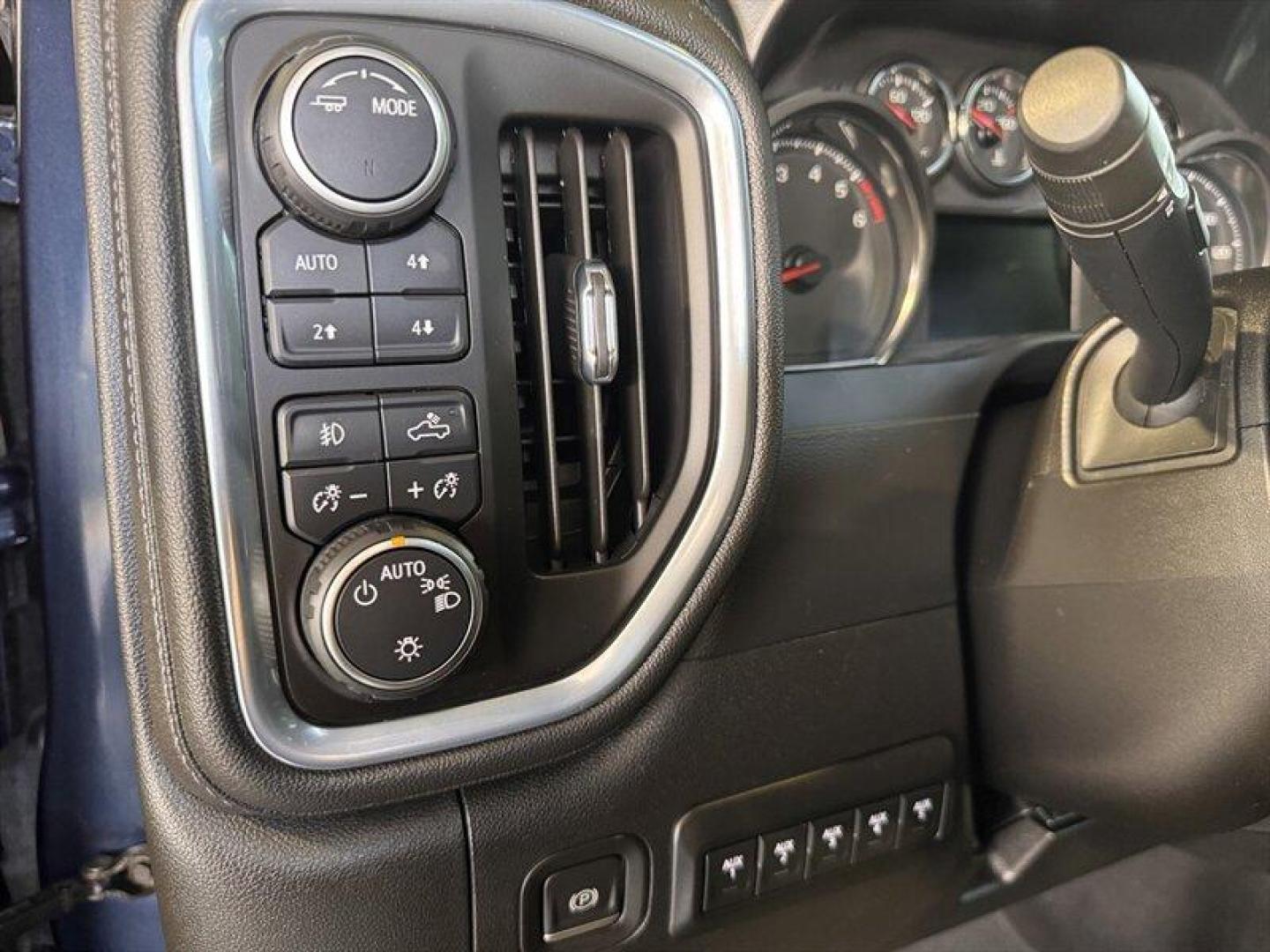 2021 Northsky Blue Metallic Chevrolet Silverado 1500 RST (1GCUYEETXMZ) with an 3.0 engine, Automatic transmission, located at 25355 Eames Street, Channahon, IL, 60410, (815) 467-1807, 41.429108, -88.228432 - Get ready to dominate the road in the 2021 Chevrolet Silverado 1500 RST! Equipped with a powerful 3.0 engine, this beast is ready to unleash its full potential. This bad boy comes loaded with the Convenience Package II, Z71 Off-Road Package, and Protection Package, ensuring you're always prepared fo - Photo#19