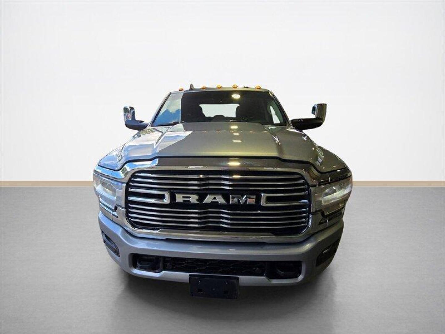 2022 Billet Silver Metallic Clear Coat RAM 2500 Laramie (3C6UR5FL5NG) with an Cummins 6.7L Diesel Turbo I6 370hp 850ft. lbs. engine, Automatic transmission, located at 25355 Eames Street, Channahon, IL, 60410, (815) 467-1807, 41.429108, -88.228432 - Introducing the robust 2022 RAM 2500 Laramie, equipped with a formidable Cummins 6.7L Diesel Turbo I6 engine delivering 370hp and an impressive 850ft. lbs. of torque. This truck boasts a striking exterior combination of Diamond Black Crystal Pearl Coat and Billet Silver Metallic Clear Coat, compleme - Photo#7