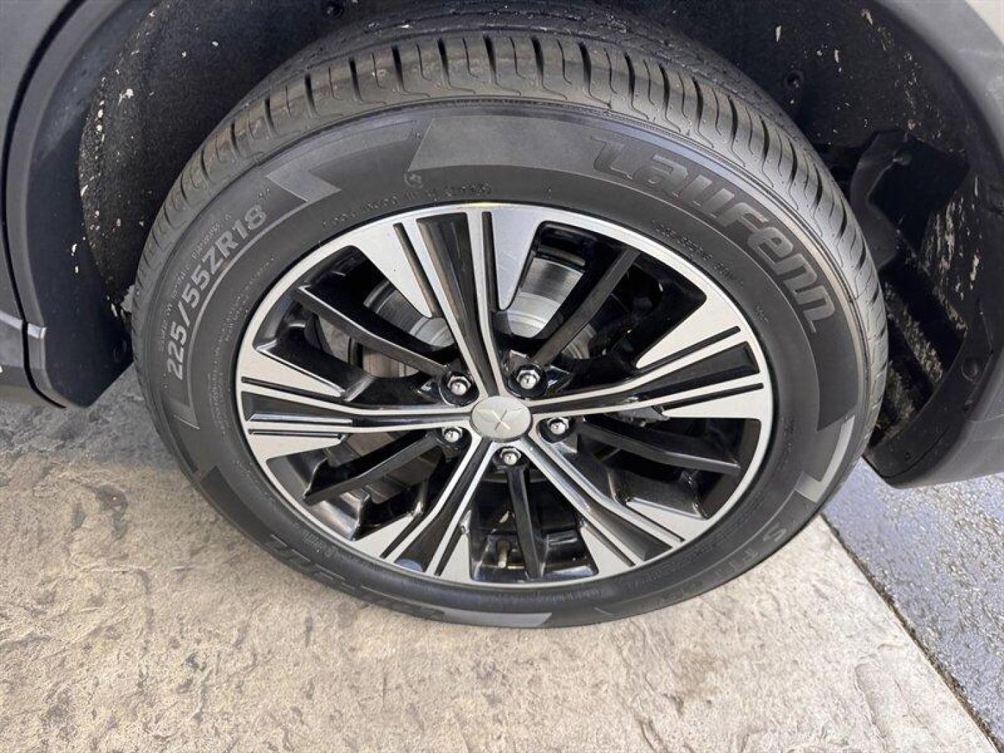 2018 Alloy Silver Metallic Mitsubishi Eclipse Cross SE (JA4AT5AA7JZ) with an 1.5L Turbo I4 152hp 184ft. lbs. engine, Automatic transmission, located at 25355 Eames Street, Channahon, IL, 60410, (815) 467-1807, 41.429108, -88.228432 - Introducing the 2018 Mitsubishi Eclipse Cross SE - a powerhouse on wheels! This beast is equipped with a robust 1.5L Turbo I4 engine that delivers a thrilling 152hp and 184ft. lbs. of torque, ensuring you feel the adrenaline rush with every drive. Straight from the factory, this Eclipse Cross SE co - Photo#9