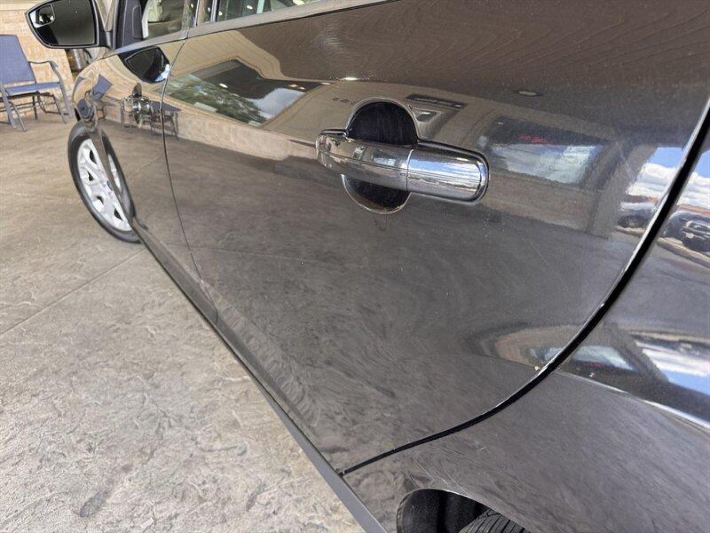 2012 Black Ford Focus SE (1FAHP3K23CL) with an 2.0L I4 160hp 146ft. lbs. engine, 5 Speed Manual transmission, located at 25355 Eames Street, Channahon, IL, 60410, (815) 467-1807, 41.429108, -88.228432 - Introducing the stylish and efficient 2012 Ford Focus SE in the sleek Tuxedo Black Metallic exterior color! This compact car is powered by a reliable 2.0L I4 engine, delivering a peppy 160hp and 146ft. lbs. of torque for a fun driving experience. Step inside the Charcoal Black interior and enjoy th - Photo#9