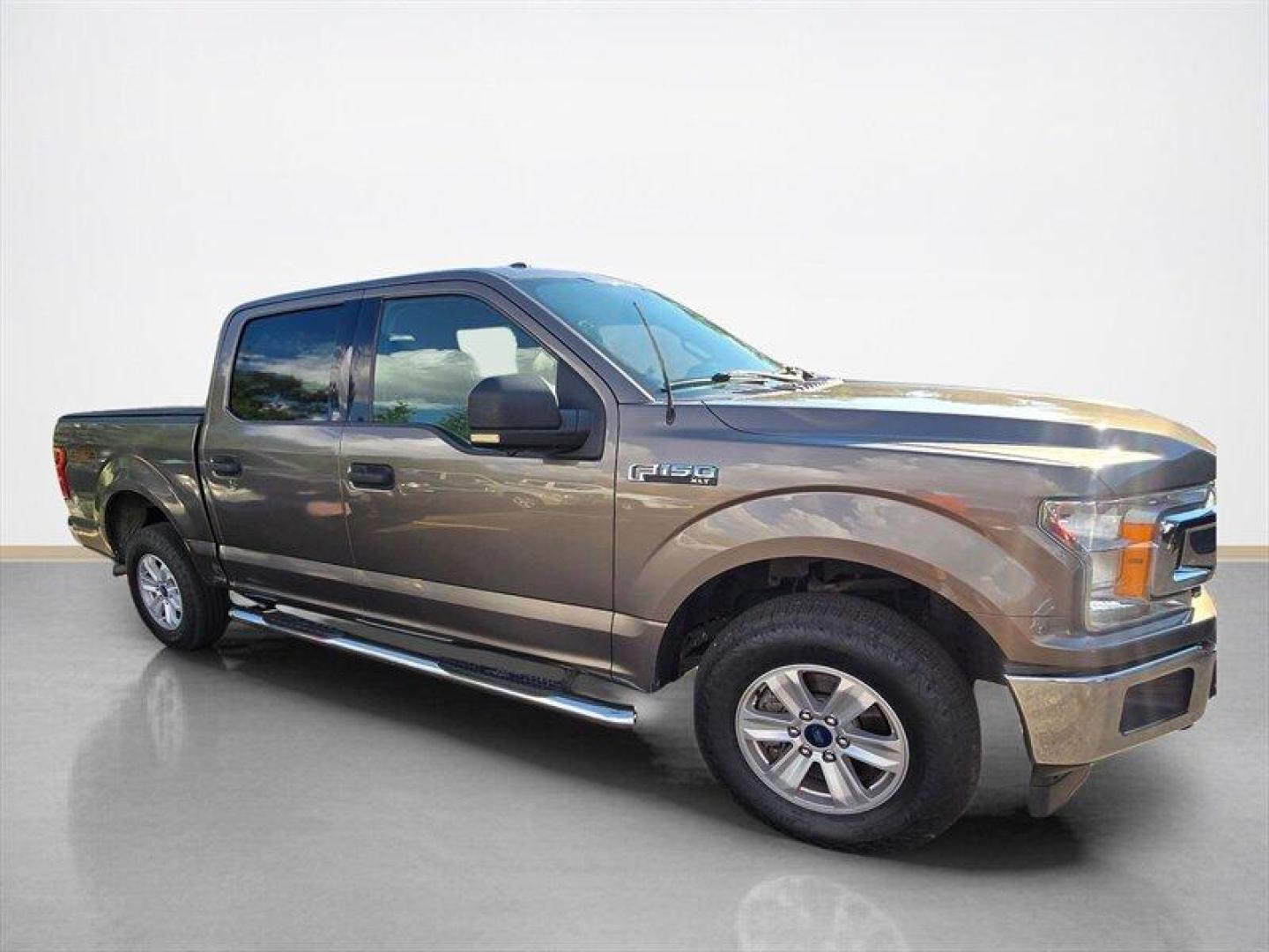2018 Guard Ford F-150 XLT (1FTEW1EG1JF) with an EcoBoost 3.5L Twin Turbo V6 375hp 470ft. lbs. engine, Automatic transmission, located at 25355 Eames Street, Channahon, IL, 60410, (815) 467-1807, 41.429108, -88.228432 - ** LOCAL TRADE IN, WHOLESALE AS-IS SPECIAL, HAS COLD START TIMING CHAIN NOISE, HAS PREVIOUS PAINTWORK ON RIGHT SIDE. ** This 2018 Ford F-150 XLT comes equipped with a powerful EcoBoost 3.5L Twin Turbo V6 engine that delivers 375hp and 470ft. lbs. of torque. The exterior is finished in Guard, complem - Photo#7