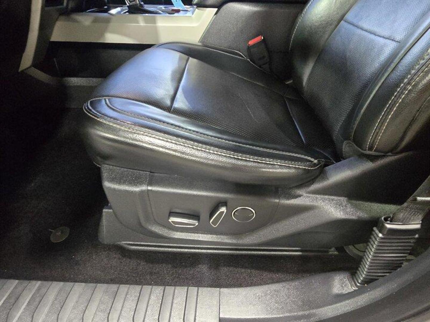 2017 Oxford White Ford F-150 Lariat (1FTEW1EG7HF) with an EcoBoost 3.5L Twin Turbo V6 375hp 470ft. lbs. engine, Automatic transmission, located at 25355 Eames Street, Channahon, IL, 60410, (815) 467-1807, 41.429108, -88.228432 - Unleash the power of the 2017 Ford F-150 Lariat - a beast on the road with its EcoBoost 3.5L Twin Turbo V6 engine delivering a jaw-dropping 375hp and 470ft. lbs. of torque. This mean machine comes in a striking Oxford White exterior and a sleek Black interior, exuding dominance at every turn. From - Photo#10