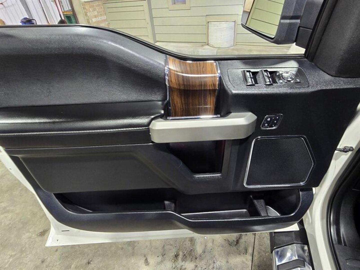 2017 Oxford White Ford F-150 Lariat (1FTEW1EG7HF) with an EcoBoost 3.5L Twin Turbo V6 375hp 470ft. lbs. engine, Automatic transmission, located at 25355 Eames Street, Channahon, IL, 60410, (815) 467-1807, 41.429108, -88.228432 - Unleash the power of the 2017 Ford F-150 Lariat - a beast on the road with its EcoBoost 3.5L Twin Turbo V6 engine delivering a jaw-dropping 375hp and 470ft. lbs. of torque. This mean machine comes in a striking Oxford White exterior and a sleek Black interior, exuding dominance at every turn. From - Photo#11