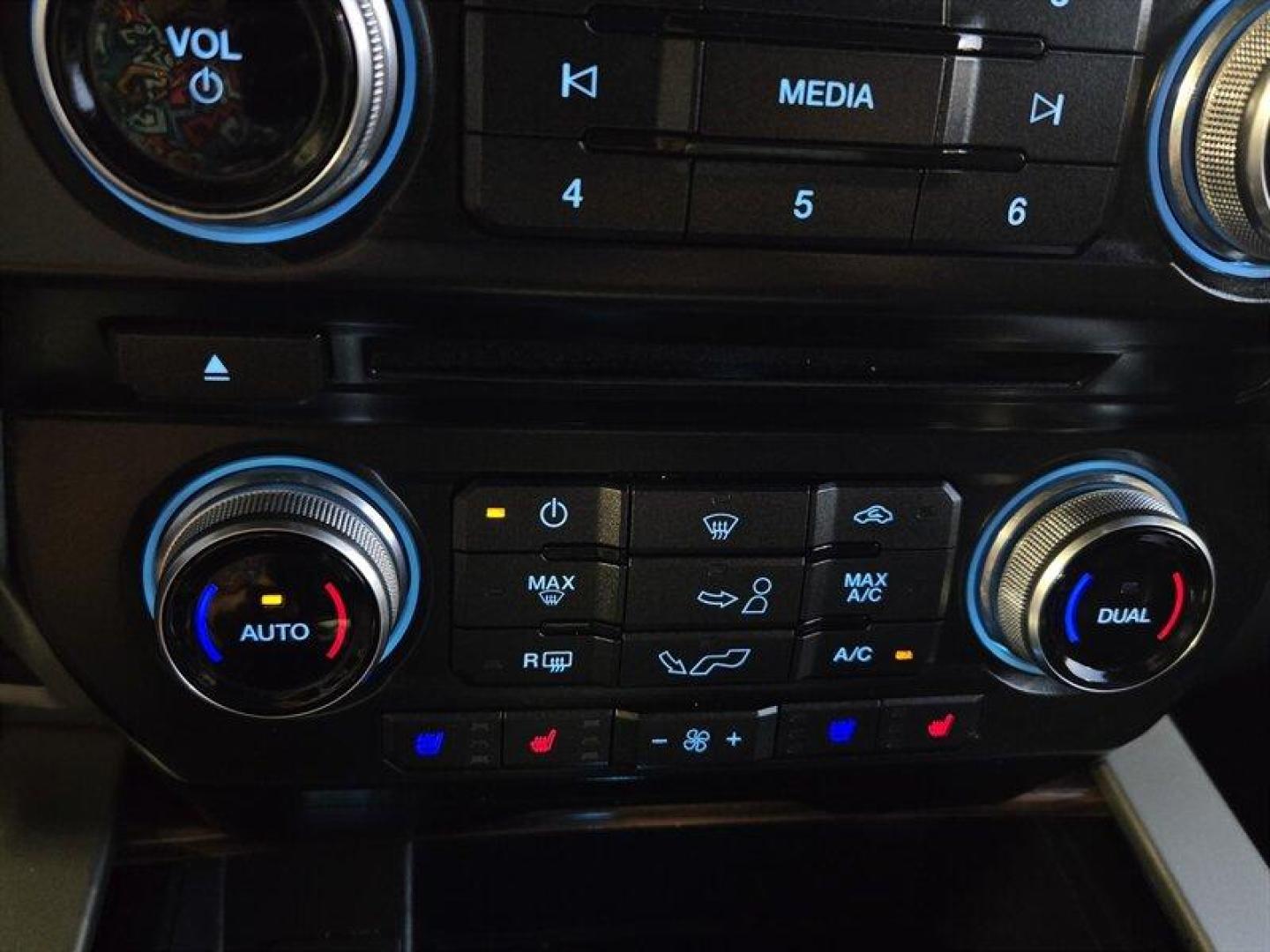 2017 Oxford White Ford F-150 Lariat (1FTEW1EG7HF) with an EcoBoost 3.5L Twin Turbo V6 375hp 470ft. lbs. engine, Automatic transmission, located at 25355 Eames Street, Channahon, IL, 60410, (815) 467-1807, 41.429108, -88.228432 - Unleash the power of the 2017 Ford F-150 Lariat - a beast on the road with its EcoBoost 3.5L Twin Turbo V6 engine delivering a jaw-dropping 375hp and 470ft. lbs. of torque. This mean machine comes in a striking Oxford White exterior and a sleek Black interior, exuding dominance at every turn. From - Photo#21