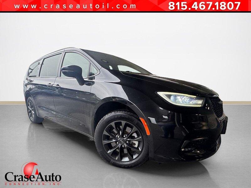 photo of 2021 Chrysler Pacifica Touring 