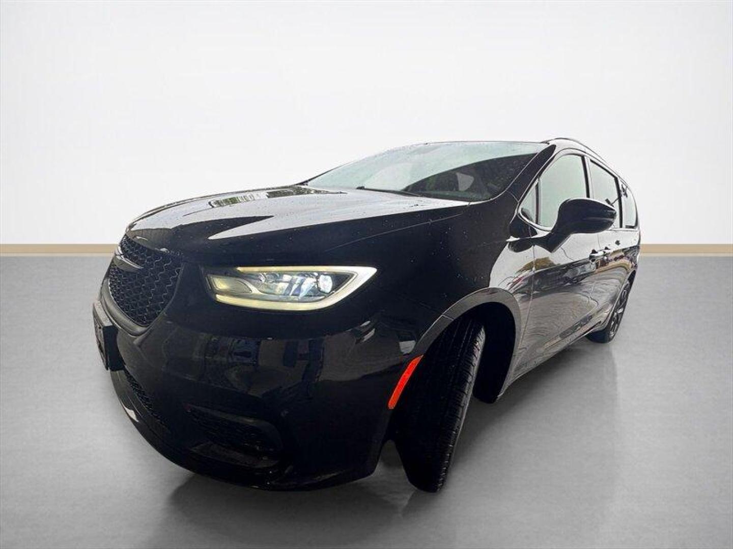 2021 Brilliant Black Crystal Pearl Coat Chrysler Pacifica Touring (2C4RC3FG9MR) with an Pentastar 3.6L V6 287hp 262ft. lbs. engine, Automatic transmission, located at 25355 Eames Street, Channahon, IL, 60410, (815) 467-1807, 41.429108, -88.228432 - Introducing the 2021 Chrysler Pacifica S, a sophisticated and versatile minivan designed to elevate your driving experience. Equipped with a robust Pentastar 3.6L V6 engine delivering 287 horsepower and 262 ft. lbs. of torque, this powerhouse ensures a smooth and efficient performance on the road. - Photo#7