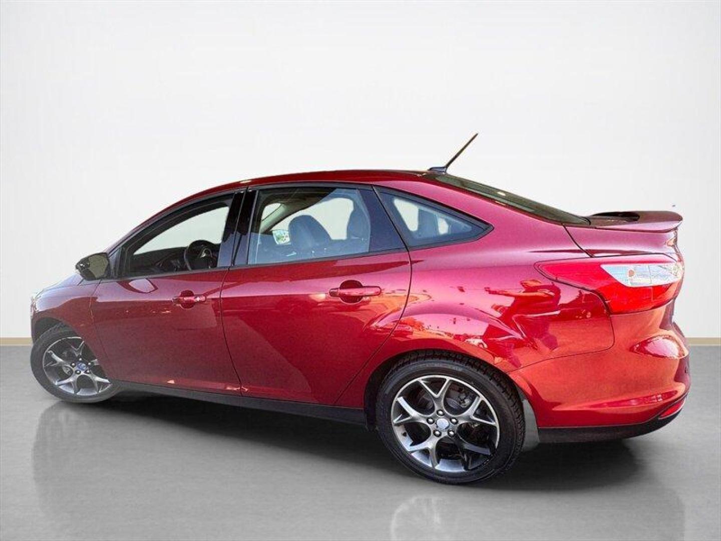 2013 Ruby Red Metallic Tinted Clear Coat Ford Focus SE (1FADP3F24DL) with an 2.0L Flex Fuel I4 160hp 146ft. lbs. engine, Automatic transmission, located at 25355 Eames Street, Channahon, IL, 60410, (815) 467-1807, 41.429108, -88.228432 - Introducing the vibrant and efficient 2013 Ford Focus SE in stunning Ruby Red Metallic Tinted Clear Coat! This compact beauty is powered by a zippy 2.0L Flex Fuel I4 engine, delivering a peppy 160hp and 146ft. lbs. of torque for a thrilling driving experience. Step inside the Charcoal Black interi - Photo#6