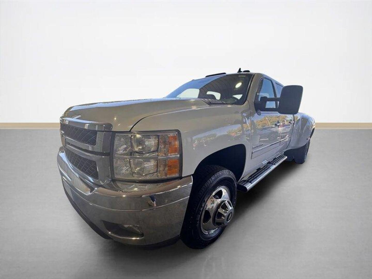 2014 Summit White Chevrolet Silverado 3500 LT (1GC4C0C88EF) with an Duramax 6.6L Diesel Turbo V8 397hp 765ft. lbs. engine, Automatic transmission, located at 25355 Eames Street, Channahon, IL, 60410, (815) 467-1807, 41.429108, -88.228432 - Behold the majestic 2014 Chevrolet Silverado 3500 LT, a true titan among trucks! This powerhouse is equipped with a formidable Duramax 6.6L Diesel Turbo V8 engine, boasting an impressive 397hp and a staggering 765ft. lbs. of torque. Its Summit White exterior exudes strength and elegance, while the E - Photo#7