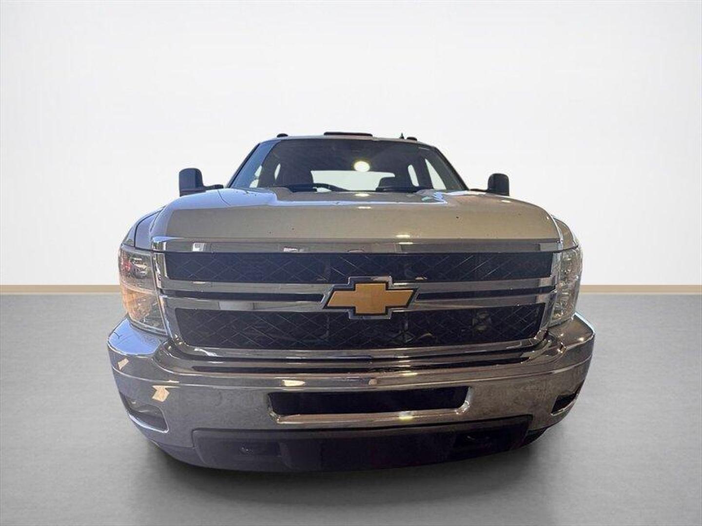 2014 Summit White Chevrolet Silverado 3500 LT (1GC4C0C88EF) with an Duramax 6.6L Diesel Turbo V8 397hp 765ft. lbs. engine, Automatic transmission, located at 25355 Eames Street, Channahon, IL, 60410, (815) 467-1807, 41.429108, -88.228432 - Behold the majestic 2014 Chevrolet Silverado 3500 LT, a true titan among trucks! This powerhouse is equipped with a formidable Duramax 6.6L Diesel Turbo V8 engine, boasting an impressive 397hp and a staggering 765ft. lbs. of torque. Its Summit White exterior exudes strength and elegance, while the E - Photo#8