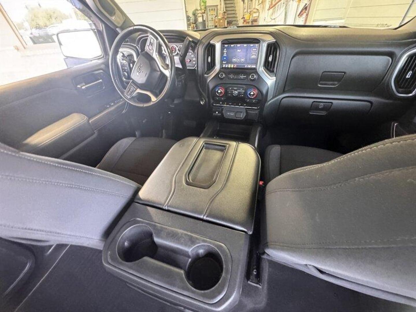 2020 Northsky Blue Metallic Chevrolet Silverado 1500 RST (1GCUYEED1LZ) with an EcoTec3 5.3L V8 355hp 383ft. lbs. engine, Automatic transmission, located at 25355 Eames Street, Channahon, IL, 60410, (815) 467-1807, 41.429108, -88.228432 - Introducing the 2020 Chevrolet Silverado 1500 RST, equipped with a powerful 5.3-liter engine for a robust driving experience. This model comes with the Z71 Off-Road Package, ideal for those seeking adventure off the beaten path. Straight from the factory, the 2020 Silverado 1500 RST boasts a range - Photo#18