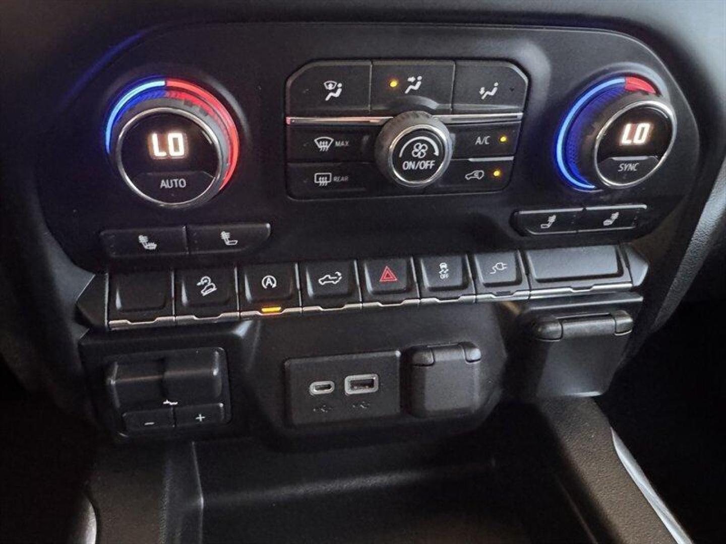 2020 Northsky Blue Metallic Chevrolet Silverado 1500 RST (1GCUYEED1LZ) with an EcoTec3 5.3L V8 355hp 383ft. lbs. engine, Automatic transmission, located at 25355 Eames Street, Channahon, IL, 60410, (815) 467-1807, 41.429108, -88.228432 - Introducing the 2020 Chevrolet Silverado 1500 RST, equipped with a powerful 5.3-liter engine for a robust driving experience. This model comes with the Z71 Off-Road Package, ideal for those seeking adventure off the beaten path. Straight from the factory, the 2020 Silverado 1500 RST boasts a range - Photo#22
