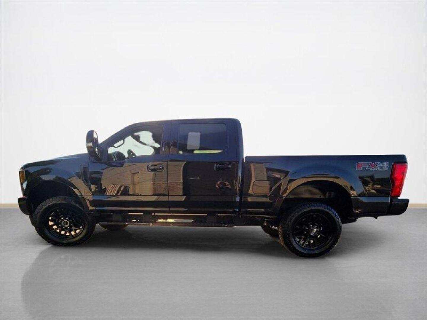2019 Agate Black Ford F-250 Lariat (1FT7W2B6XKE) with an 6.2L Flex Fuel V8 385hp 430ft. lbs. engine, Automatic transmission, located at 25355 Eames Street, Channahon, IL, 60410, (815) 467-1807, 41.429108, -88.228432 - This 2019 Ford F-250 Super Duty Lariat is a powerful and reliable truck designed to handle tough jobs with ease. Equipped with a 6.2L Flex Fuel V8 engine delivering 385hp and 430ft. lbs. of torque, it offers impressive performance for both work and everyday driving. The factory default features of - Photo#6