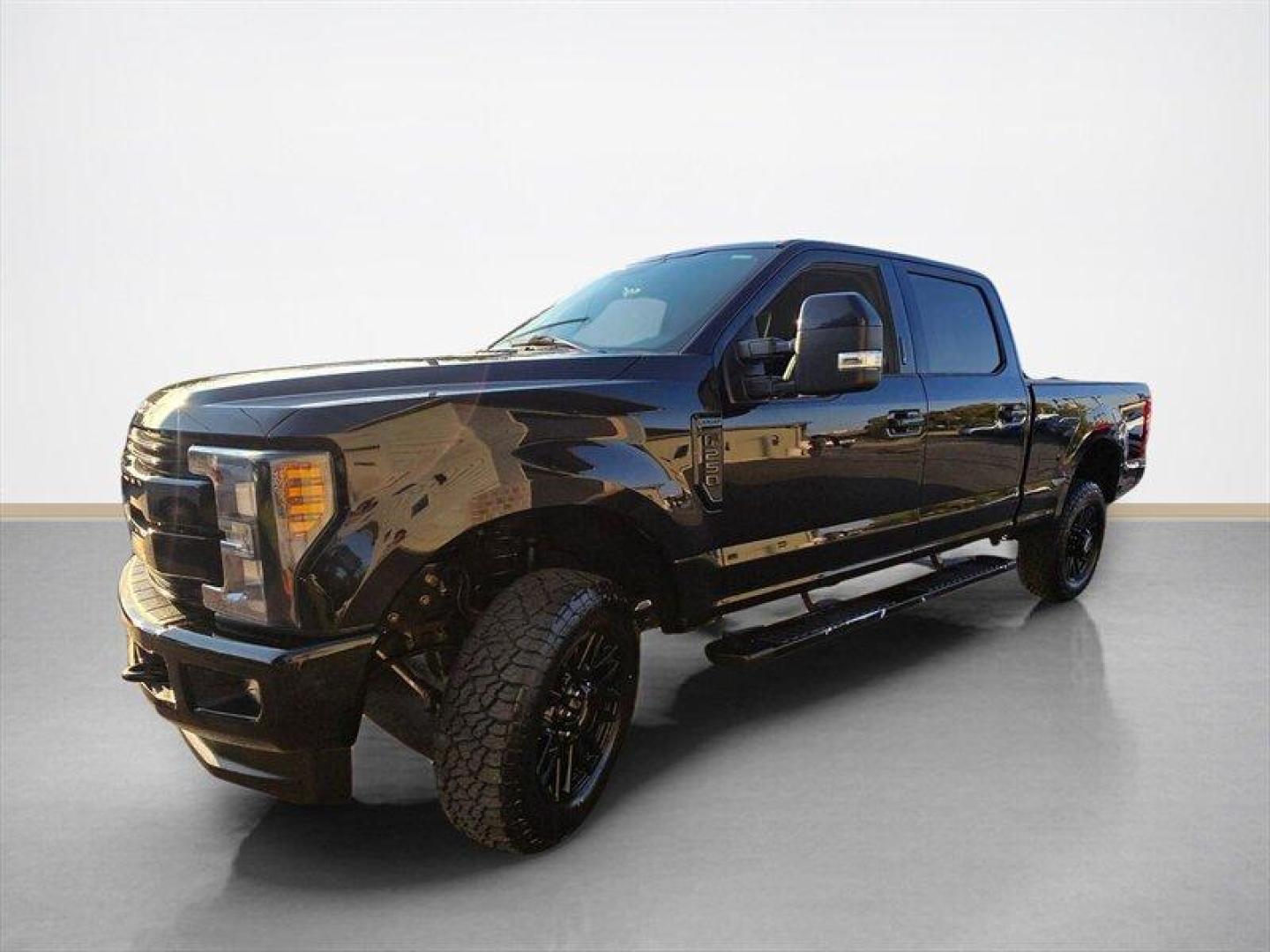 2019 Agate Black Ford F-250 Lariat (1FT7W2B6XKE) with an 6.2L Flex Fuel V8 385hp 430ft. lbs. engine, Automatic transmission, located at 25355 Eames Street, Channahon, IL, 60410, (815) 467-1807, 41.429108, -88.228432 - This 2019 Ford F-250 Super Duty Lariat is a powerful and reliable truck designed to handle tough jobs with ease. Equipped with a 6.2L Flex Fuel V8 engine delivering 385hp and 430ft. lbs. of torque, it offers impressive performance for both work and everyday driving. The factory default features of - Photo#7
