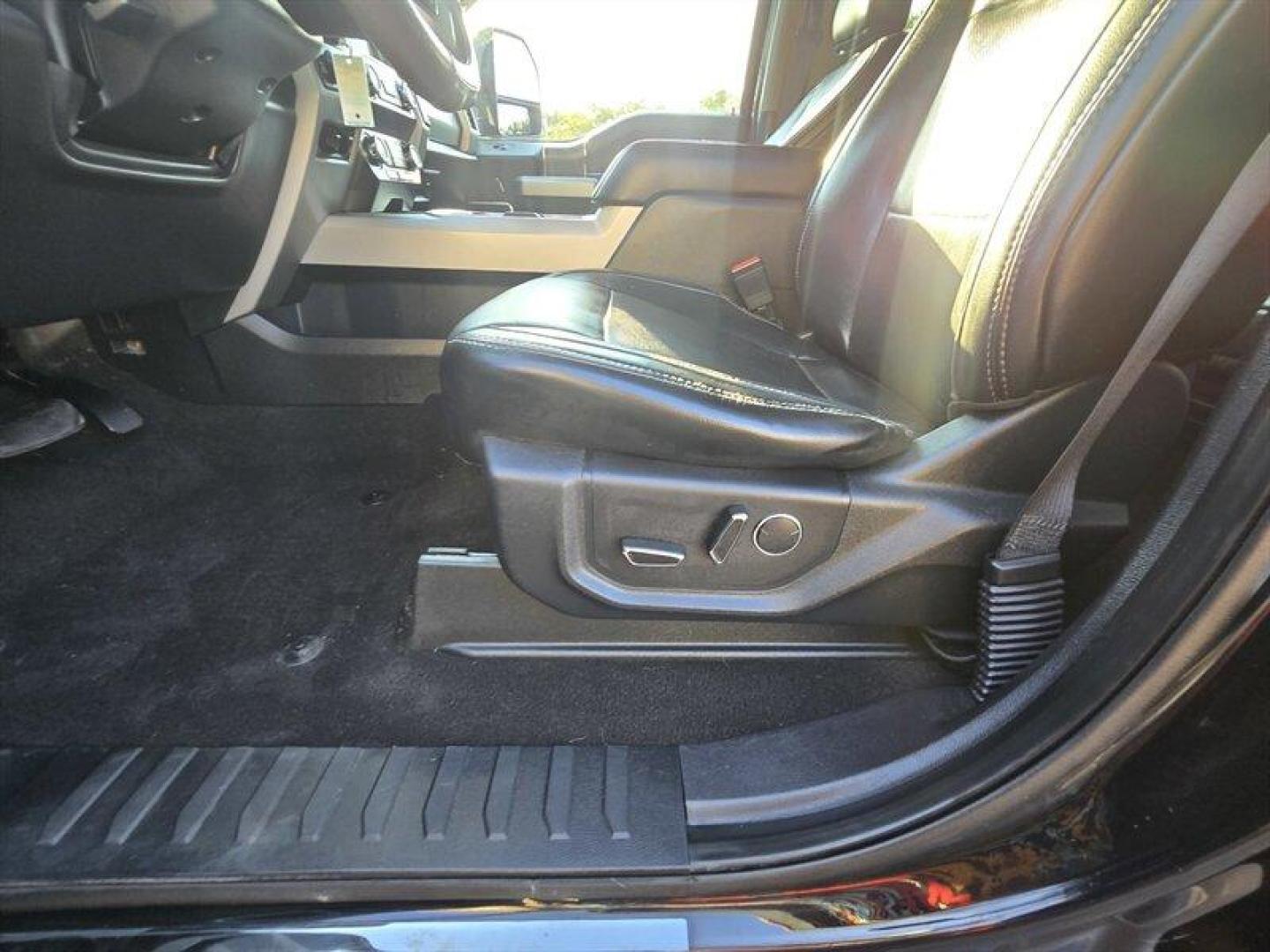 2019 Agate Black Ford F-250 Lariat (1FT7W2B6XKE) with an 6.2L Flex Fuel V8 385hp 430ft. lbs. engine, Automatic transmission, located at 25355 Eames Street, Channahon, IL, 60410, (815) 467-1807, 41.429108, -88.228432 - This 2019 Ford F-250 Super Duty Lariat is a powerful and reliable truck designed to handle tough jobs with ease. Equipped with a 6.2L Flex Fuel V8 engine delivering 385hp and 430ft. lbs. of torque, it offers impressive performance for both work and everyday driving. The factory default features of - Photo#10