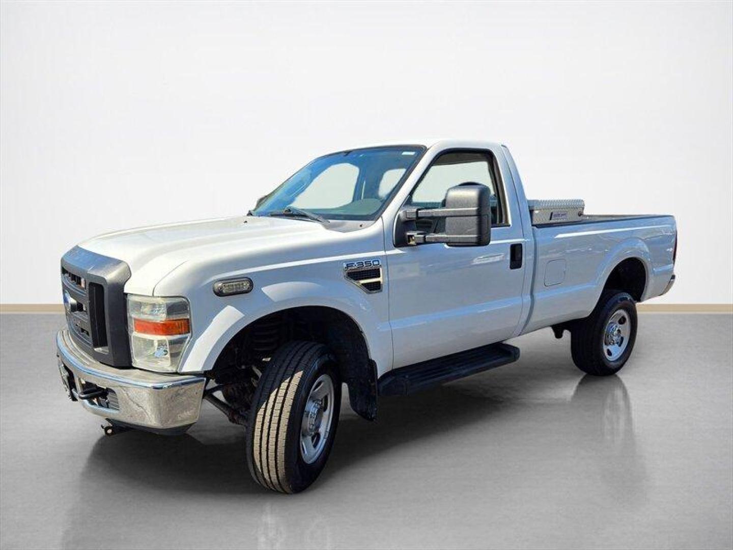 2008 White Ford F-350 XL (1FDWF31558E) with an 5.4 engine, Automatic transmission, located at 25355 Eames Street, Channahon, IL, 60410, (815) 467-1807, 41.429108, -88.228432 - ** LOCAL MUNICIPALITY TRUCK METICULOUSLY MAINTAINED. ** Unleash the power of the 2008 Ford F-350 XL, a beast on wheels ready to conquer any terrain! Equipped with a robust 5.4-liter engine, this truck is built to deliver top-notch performance and reliability. The factory default features are designe - Photo#7