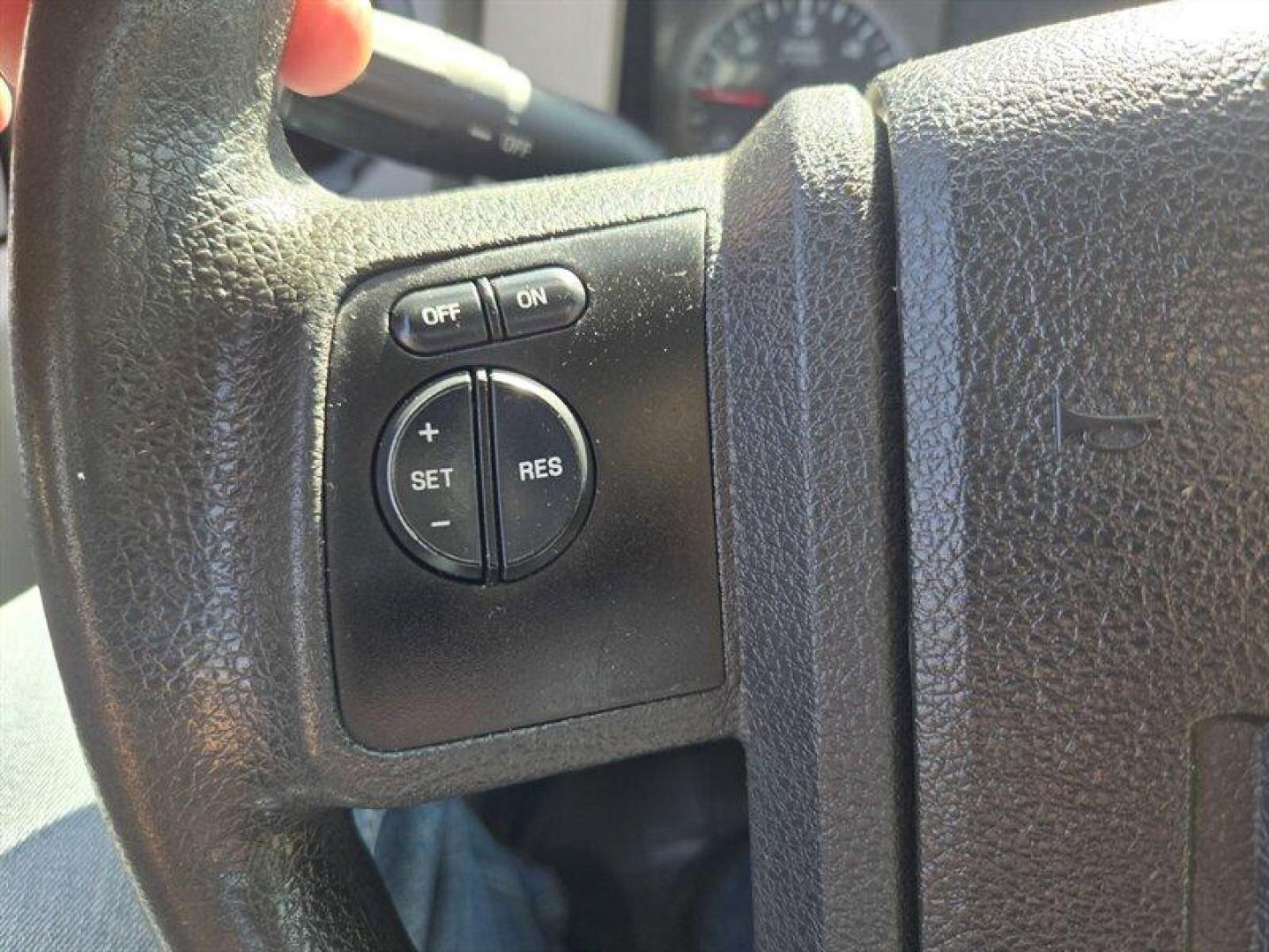 2008 White Ford F-350 XL (1FDWF31558E) with an 5.4 engine, Automatic transmission, located at 25355 Eames Street, Channahon, IL, 60410, (815) 467-1807, 41.429108, -88.228432 - ** LOCAL MUNICIPALITY TRUCK METICULOUSLY MAINTAINED. ** Unleash the power of the 2008 Ford F-350 XL, a beast on wheels ready to conquer any terrain! Equipped with a robust 5.4-liter engine, this truck is built to deliver top-notch performance and reliability. The factory default features are designe - Photo#13