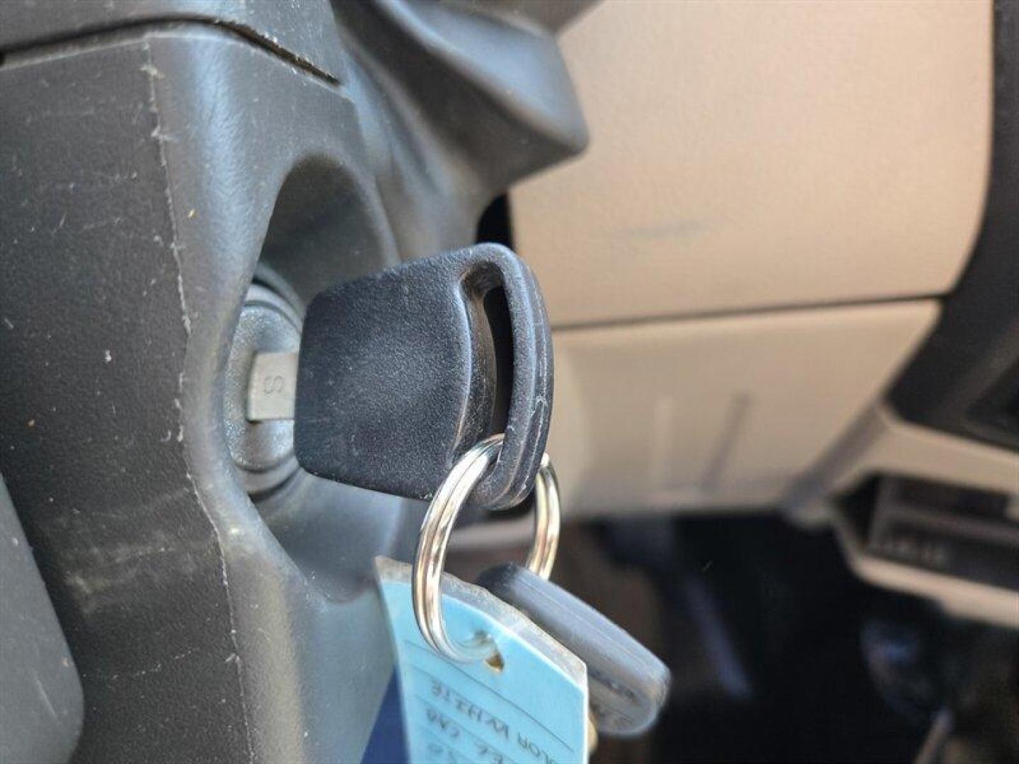 2008 White Ford F-350 XL (1FDWF31558E) with an 5.4 engine, Automatic transmission, located at 25355 Eames Street, Channahon, IL, 60410, (815) 467-1807, 41.429108, -88.228432 - ** LOCAL MUNICIPALITY TRUCK METICULOUSLY MAINTAINED. ** Unleash the power of the 2008 Ford F-350 XL, a beast on wheels ready to conquer any terrain! Equipped with a robust 5.4-liter engine, this truck is built to deliver top-notch performance and reliability. The factory default features are designe - Photo#14