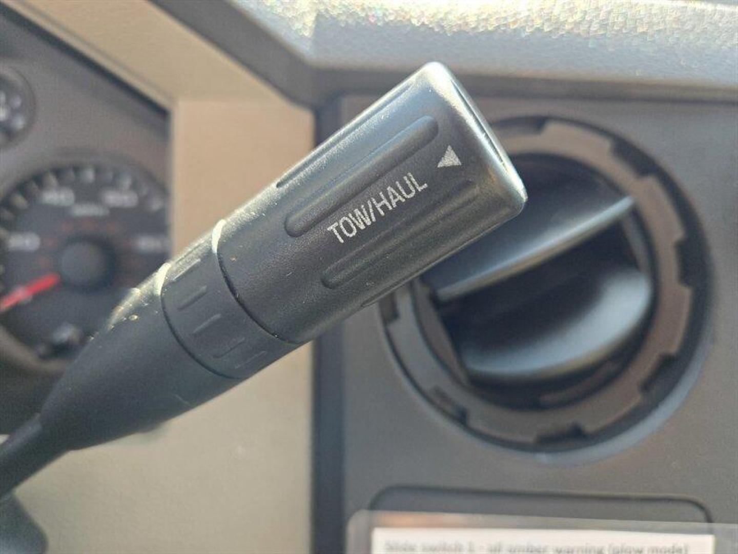 2008 White Ford F-350 XL (1FDWF31558E) with an 5.4 engine, Automatic transmission, located at 25355 Eames Street, Channahon, IL, 60410, (815) 467-1807, 41.429108, -88.228432 - ** LOCAL MUNICIPALITY TRUCK METICULOUSLY MAINTAINED. ** Unleash the power of the 2008 Ford F-350 XL, a beast on wheels ready to conquer any terrain! Equipped with a robust 5.4-liter engine, this truck is built to deliver top-notch performance and reliability. The factory default features are designe - Photo#15