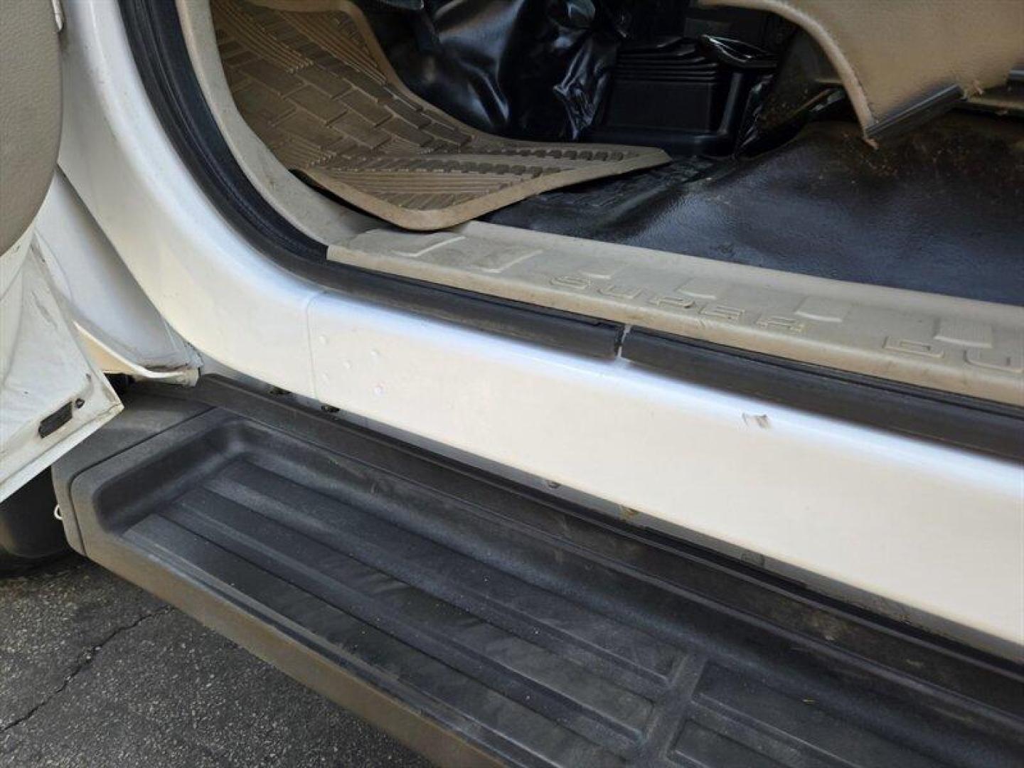 2008 White Ford F-350 XL (1FDWF31558E) with an 5.4 engine, Automatic transmission, located at 25355 Eames Street, Channahon, IL, 60410, (815) 467-1807, 41.429108, -88.228432 - ** LOCAL MUNICIPALITY TRUCK METICULOUSLY MAINTAINED. ** Unleash the power of the 2008 Ford F-350 XL, a beast on wheels ready to conquer any terrain! Equipped with a robust 5.4-liter engine, this truck is built to deliver top-notch performance and reliability. The factory default features are designe - Photo#22