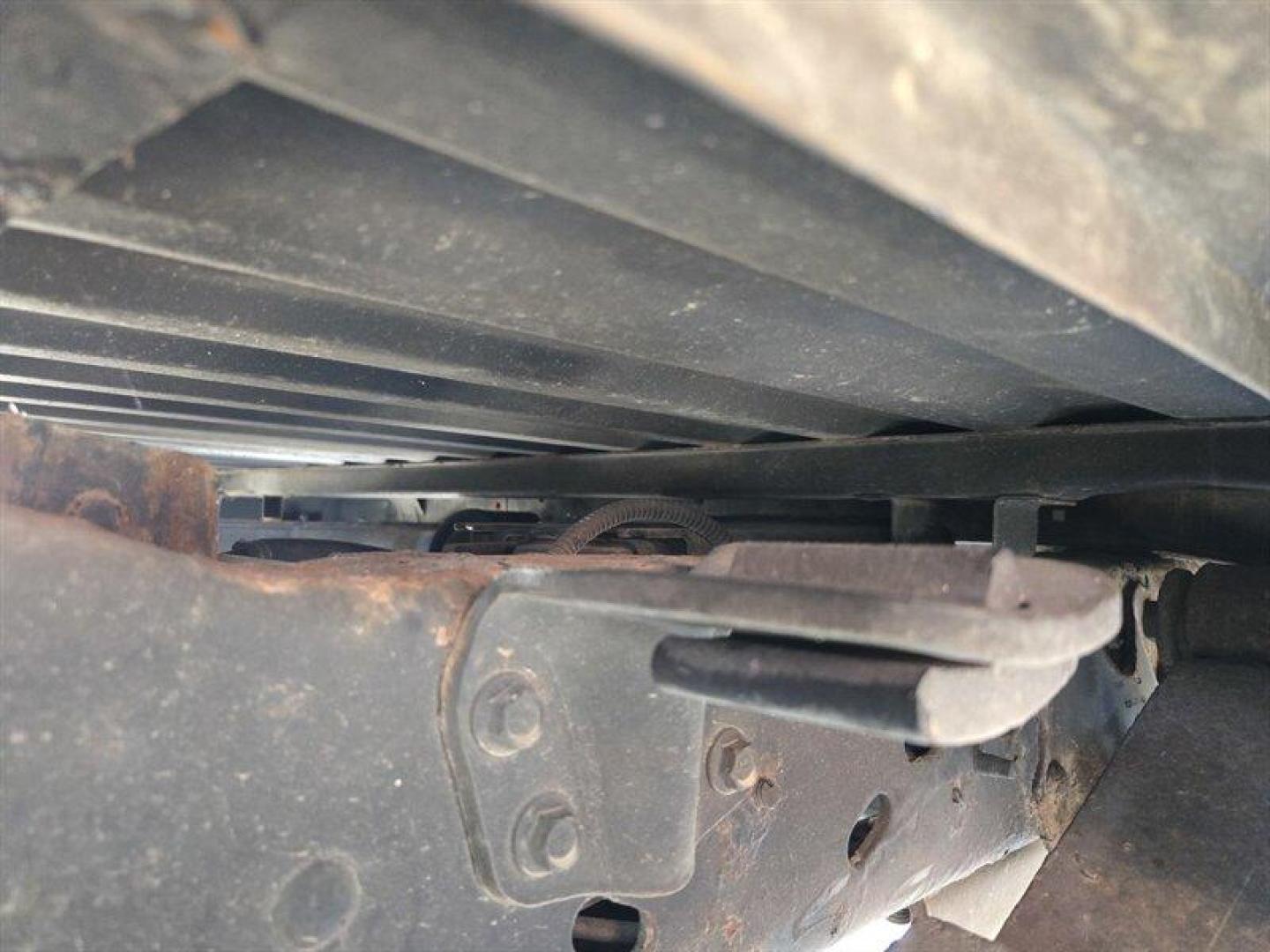 2008 White Ford F-350 XL (1FDWF31558E) with an 5.4 engine, Automatic transmission, located at 25355 Eames Street, Channahon, IL, 60410, (815) 467-1807, 41.429108, -88.228432 - ** LOCAL MUNICIPALITY TRUCK METICULOUSLY MAINTAINED. ** Unleash the power of the 2008 Ford F-350 XL, a beast on wheels ready to conquer any terrain! Equipped with a robust 5.4-liter engine, this truck is built to deliver top-notch performance and reliability. The factory default features are designe - Photo#26