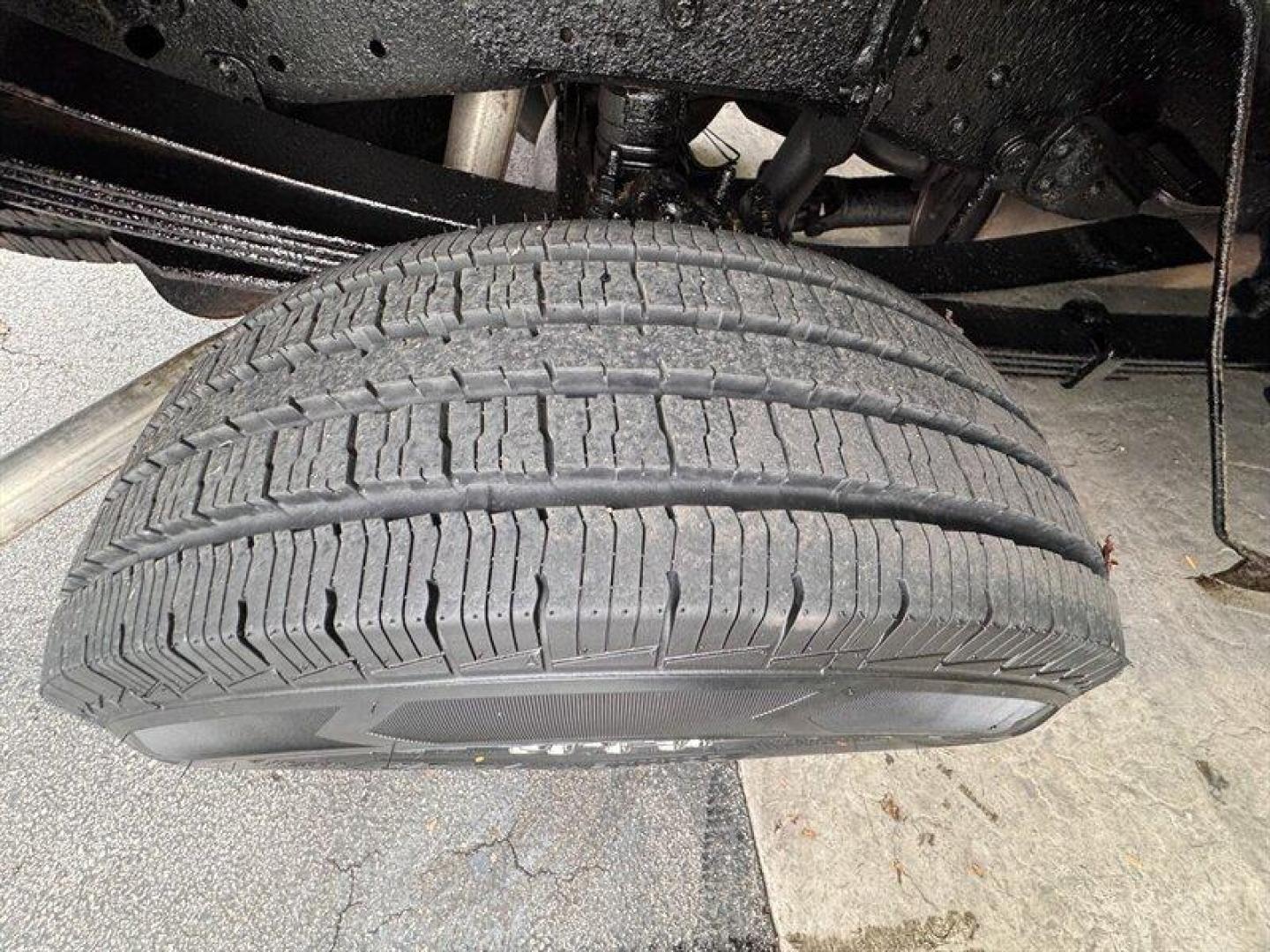 2008 Pueblo Gold Clearcoat Metallic Ford F-350 Lariat (1FTWW31Y38E) with an Triton 6.8L V10 362hp 457ft. lbs. engine, Automatic transmission, located at 25355 Eames Street, Channahon, IL, 60410, (815) 467-1807, 41.429108, -88.228432 - Behold the mighty 2008 Ford F-350 Super Duty Lariat Crew Cab, a beast of a truck with a heart of Triton 6.8L V10 power, belting out 362hp and 457ft. lbs. of torque! This bad boy comes dressed to impress in a stylish Pueblo Gold Clearcoat Metallic/Black exterior, ready to turn heads on the road. Ste - Photo#9